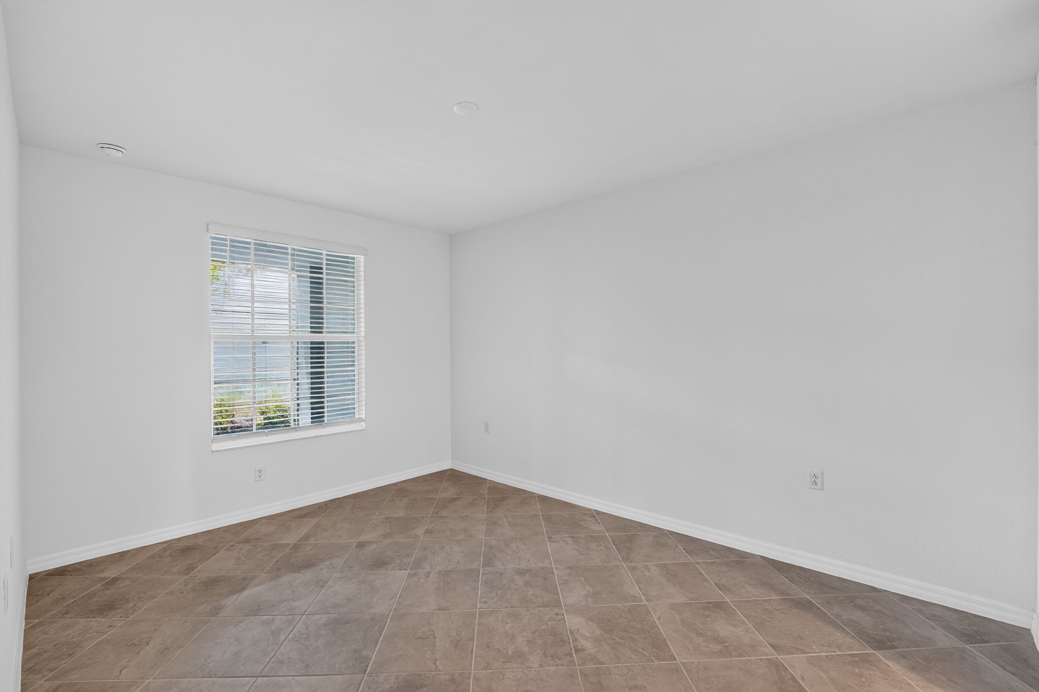 18 15465 Grn Acrs Ave 2513 Bedroom 0650