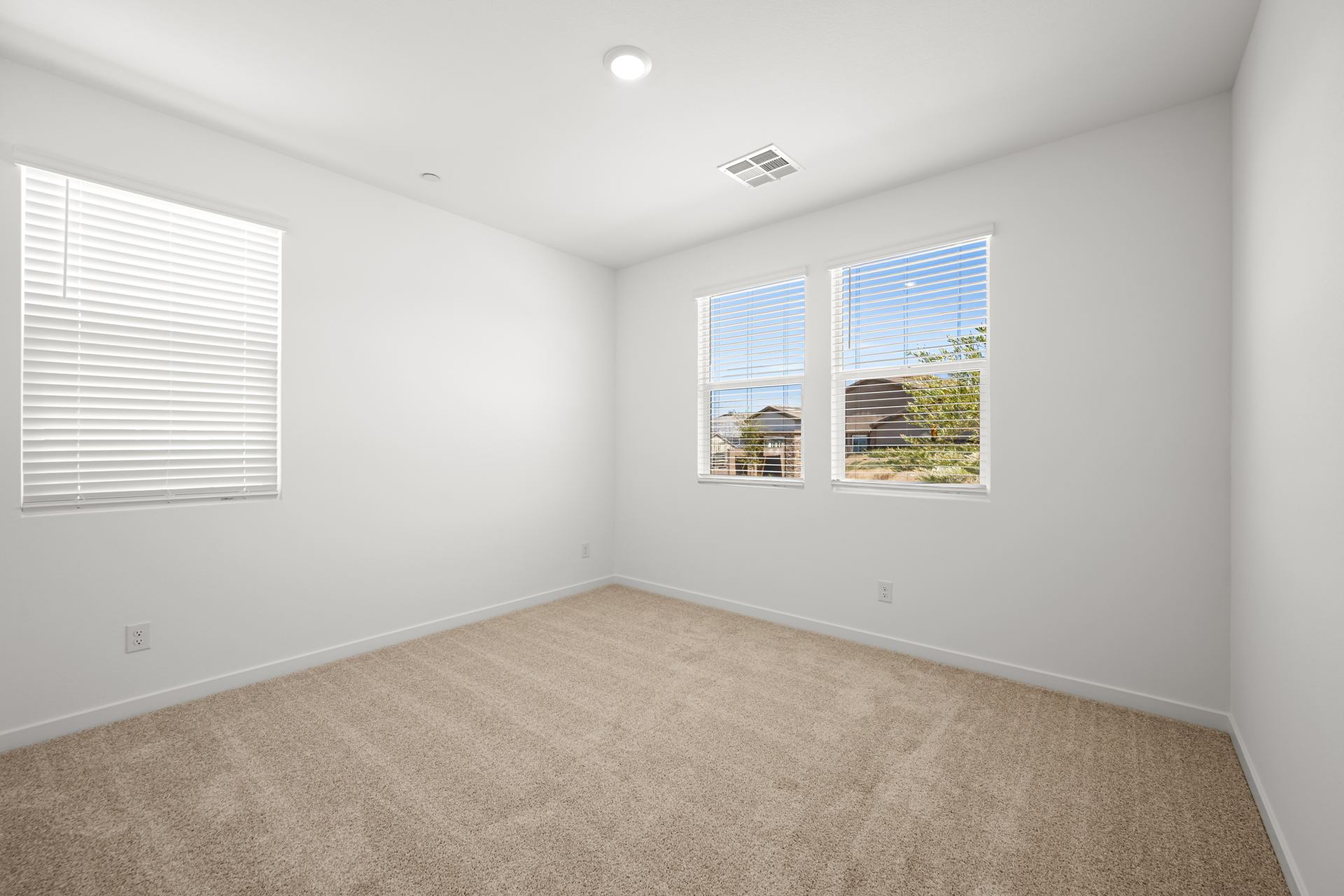 Lennar1429 Bianca Falls Drive04
