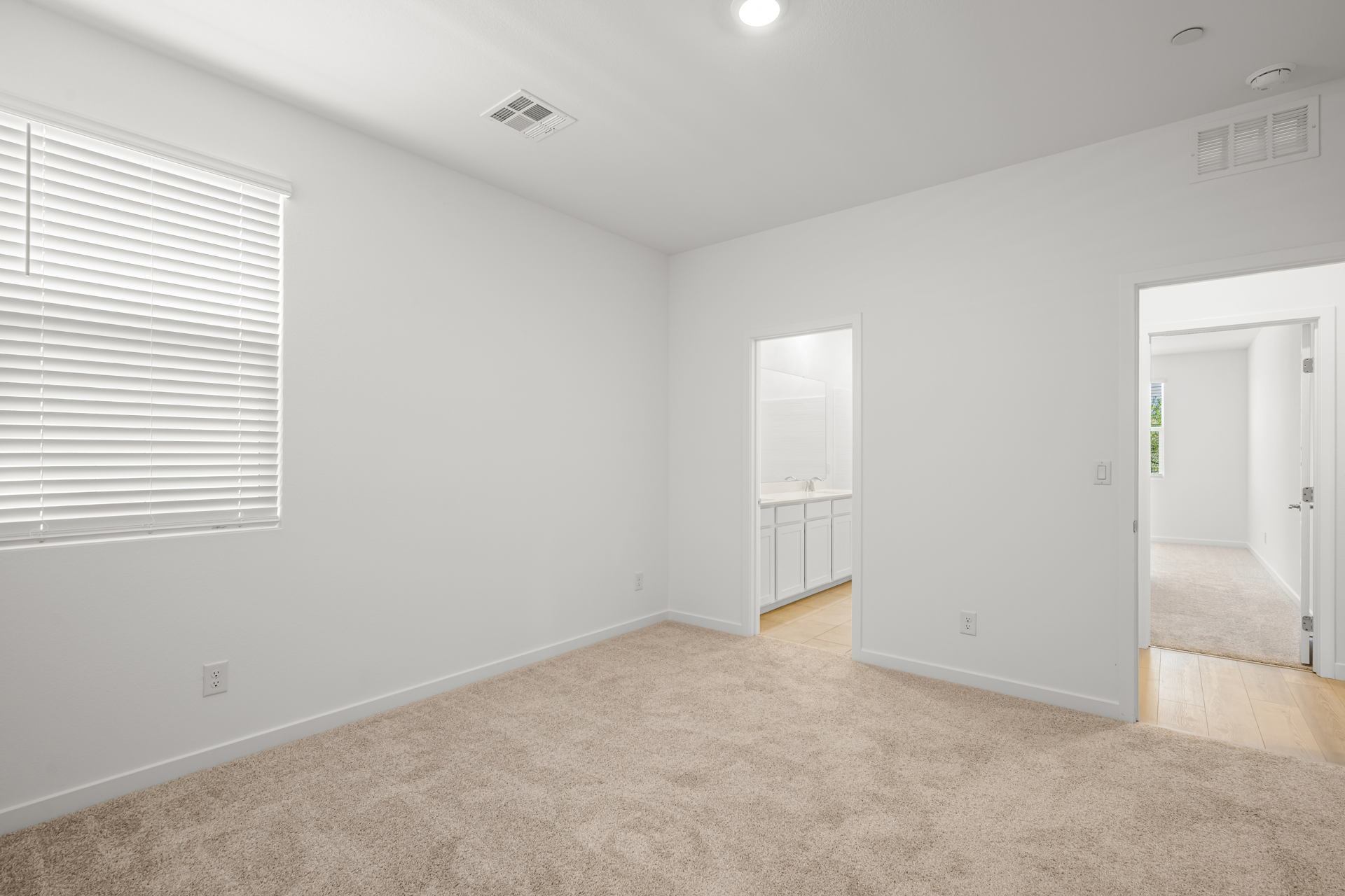 Lennar1429 Bianca Falls Drive08