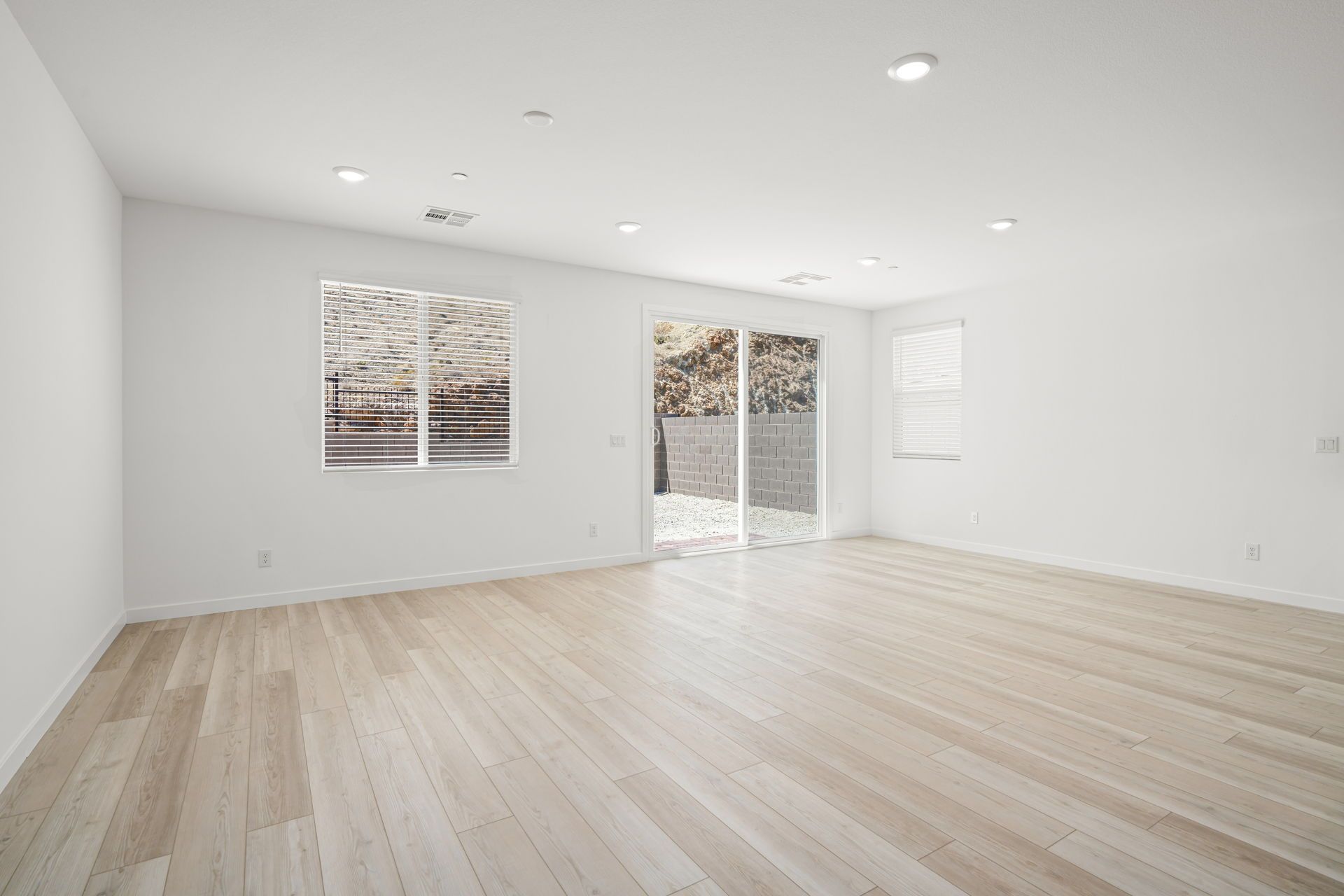 Lennar1429 Bianca Falls Drive24