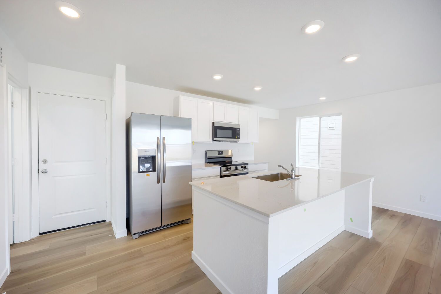 8778 Blue Feather Lp Kitchen