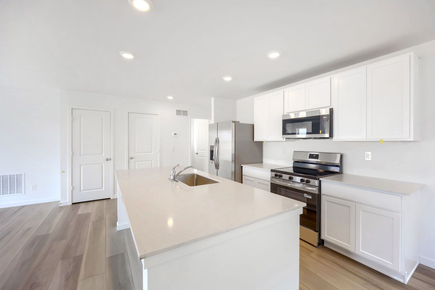 8778 Blue Feather Lp Kitchen 2