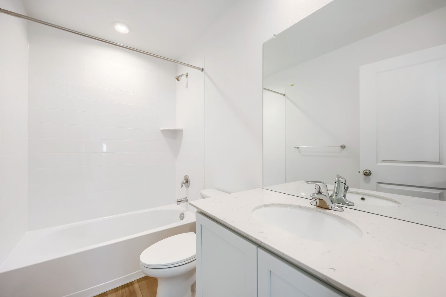 8778 Blue Feather Lp Secondary Bathroom