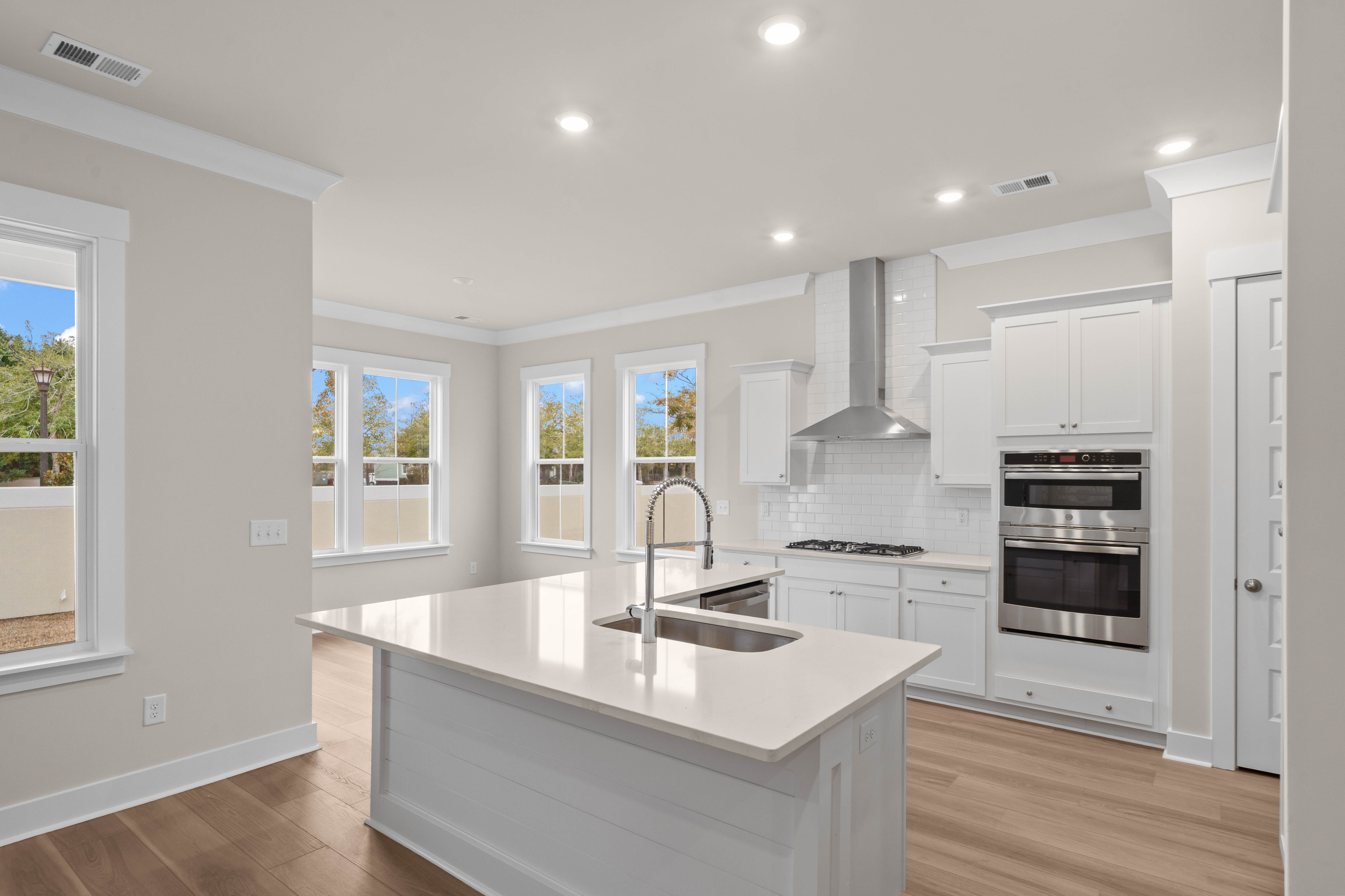 213 Atlantic Breeze kitchen (2)   add