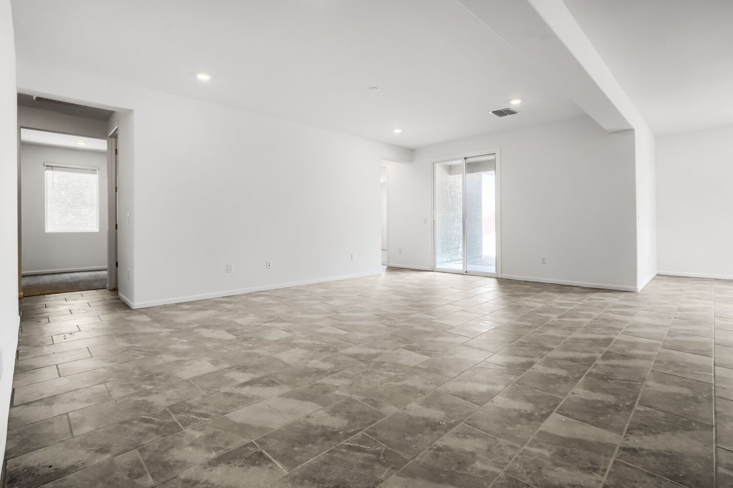 8154 S Charles Young Wy   Web Quality   002   02 Living Room