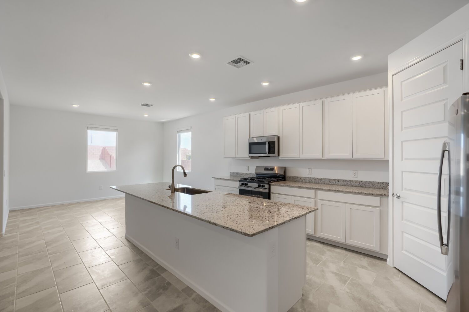 8154 S Charles Young Wy   Web Quality   004   04 Kitchen