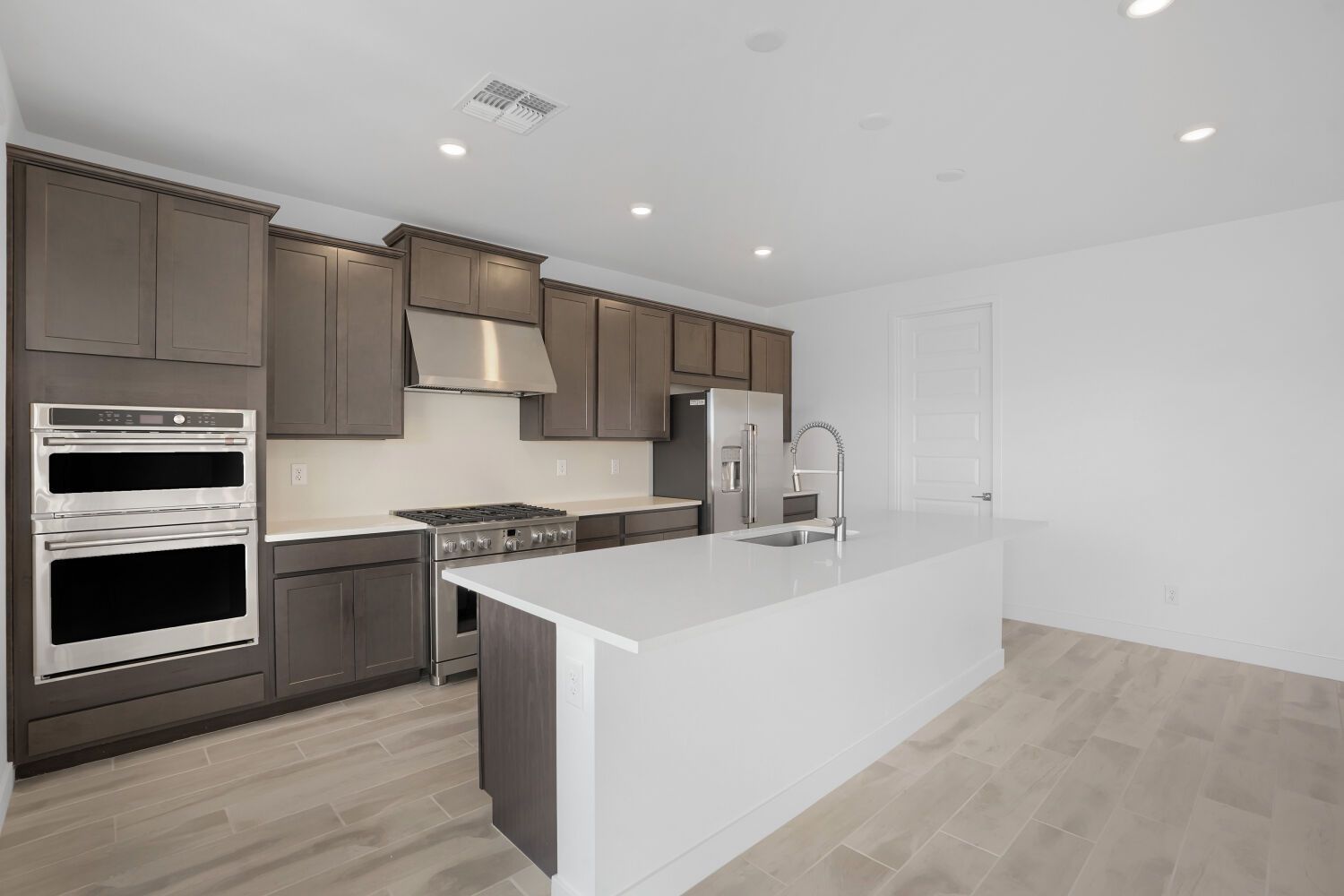 11244 W Wingspan Wy   Web Quality   005   05 Kitchen