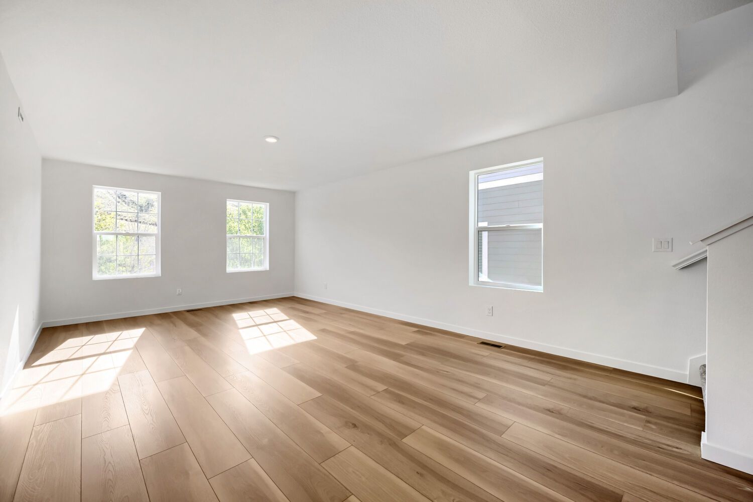 2680 Lower Crags Pt   Web Quality   002   02 Living Room