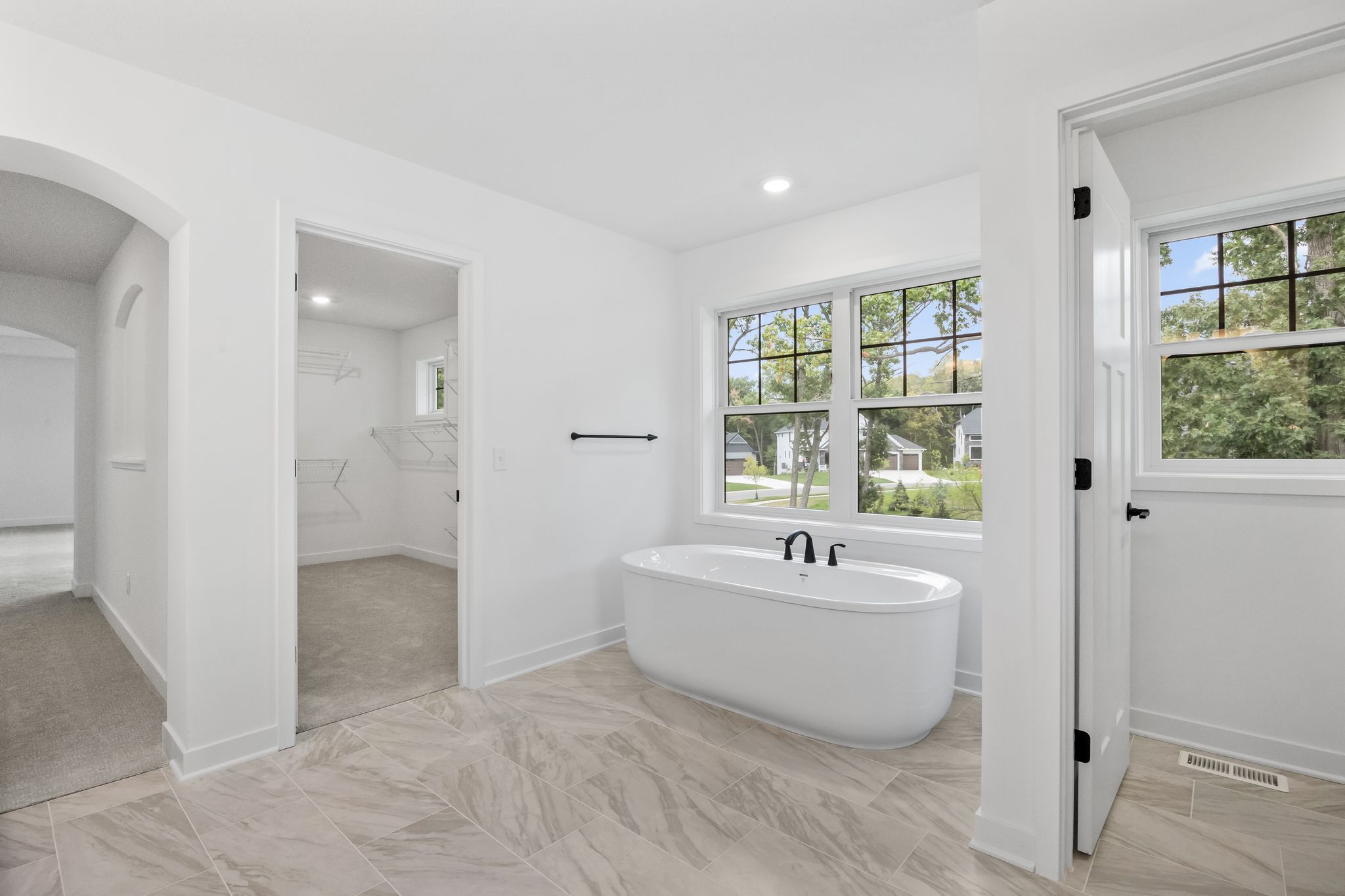 14 Royal Club Charlotte QMI H S22145546101 Owners Bathroom 2of2 F2