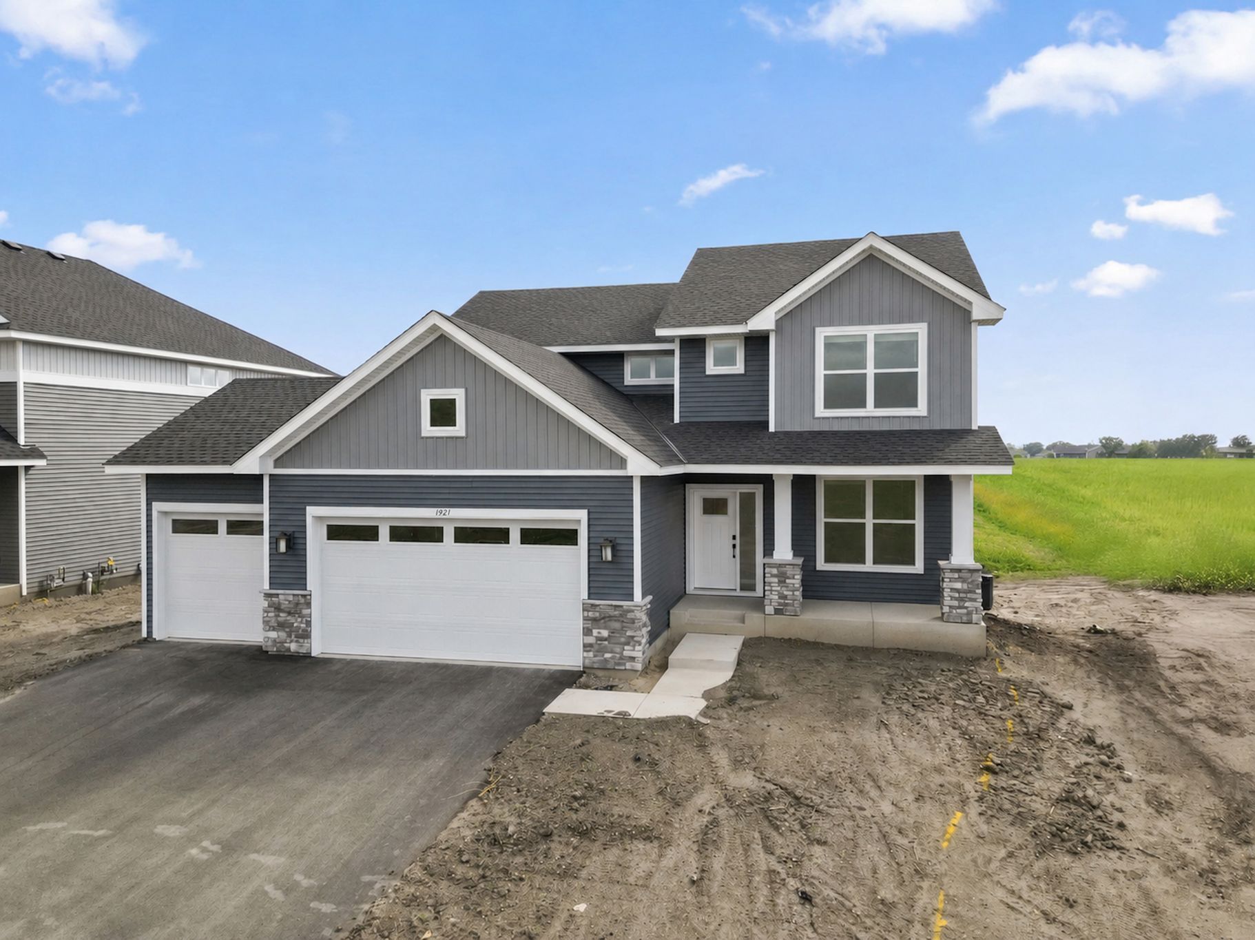 1 Timber Creek Vanderbilt QMI H S5405 Front Yard F1