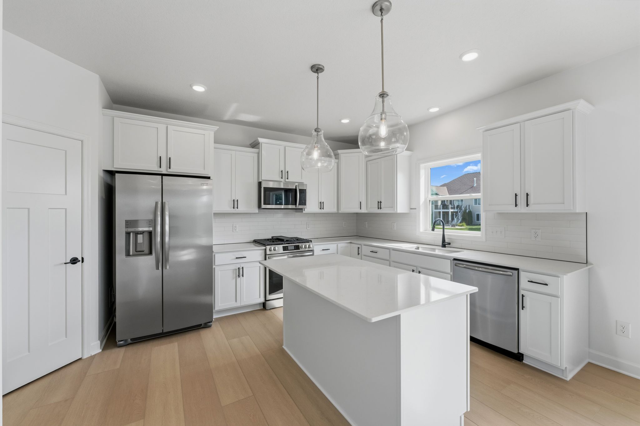 11 Timber Creek Vanderbilt QMI H S5405 Kitchen 1of2 F1