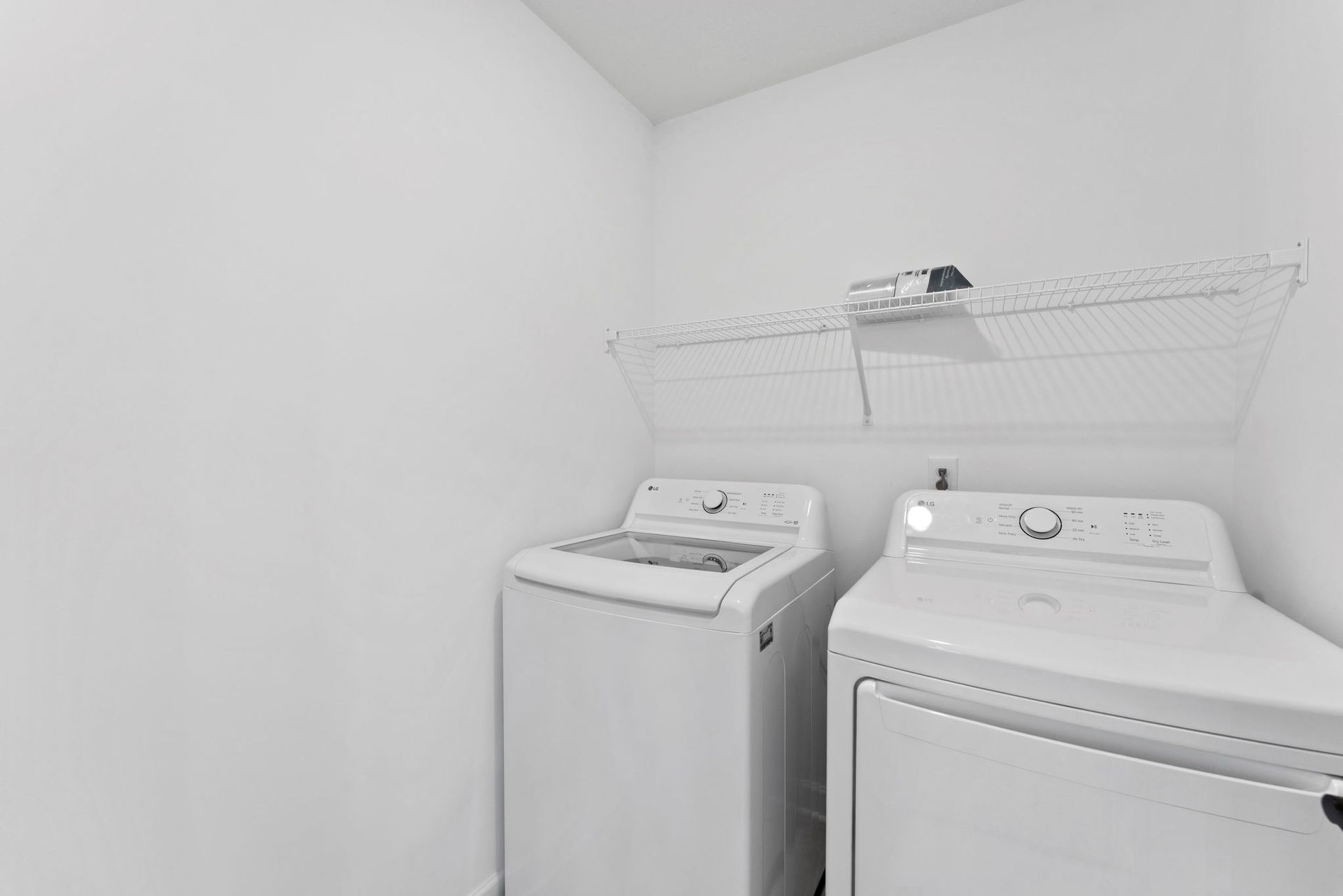 13 Timber Creek Vanderbilt QMI H S5405 Laundry Room F2