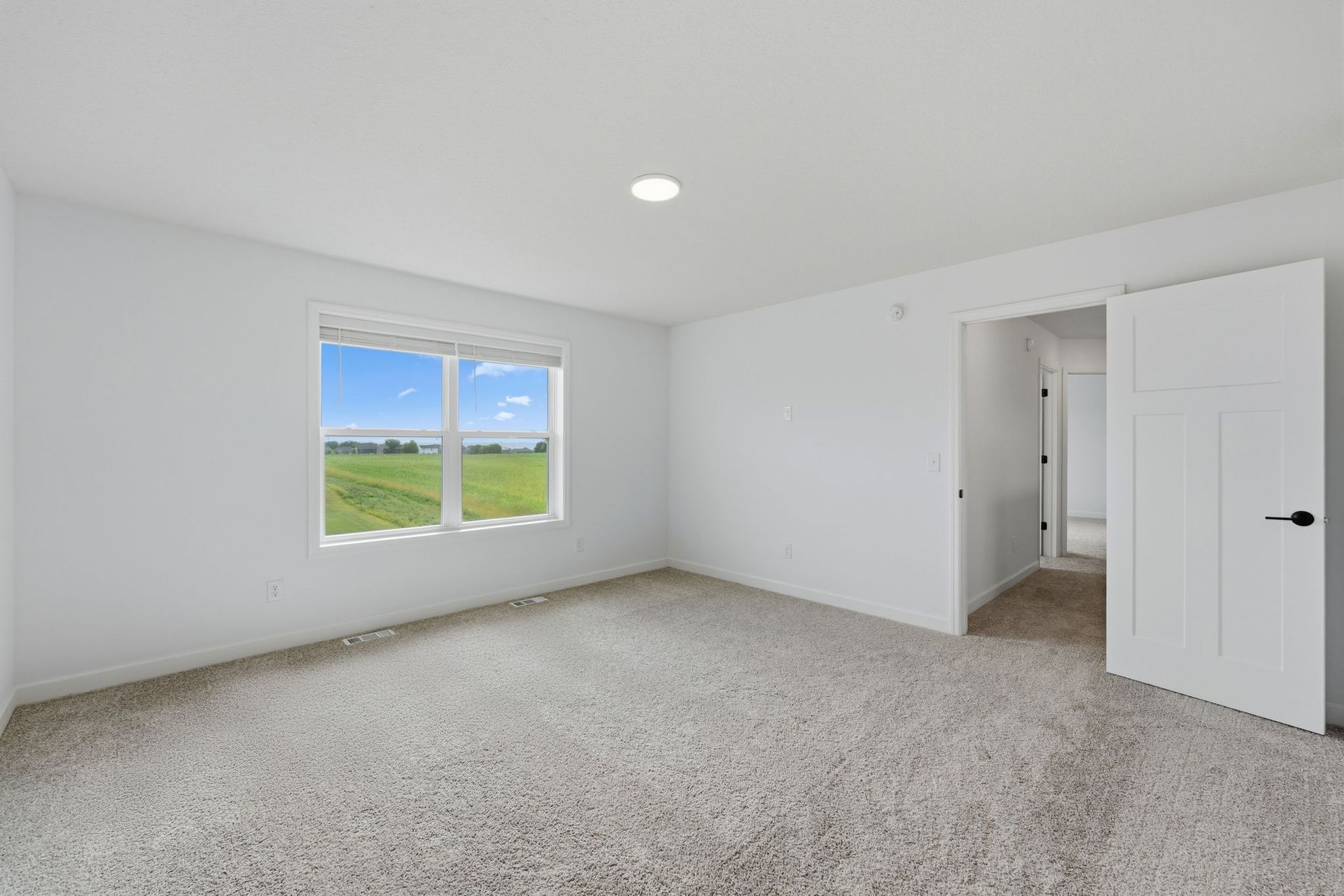 15 Timber Creek Vanderbilt QMI H S5405 Owners Bedroom F2