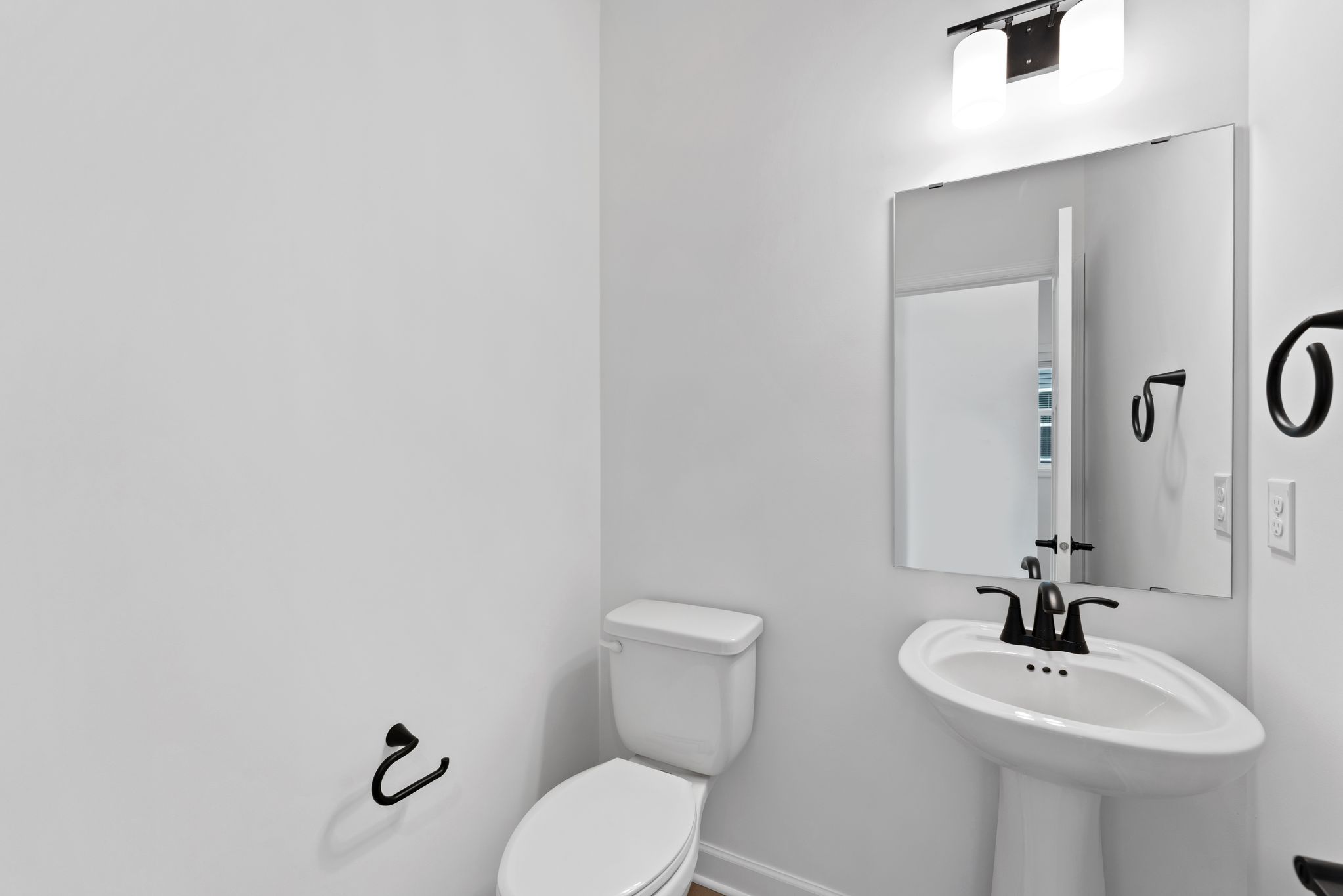 16 Timber Creek Vanderbilt QMI H S5405 Powder Room F1