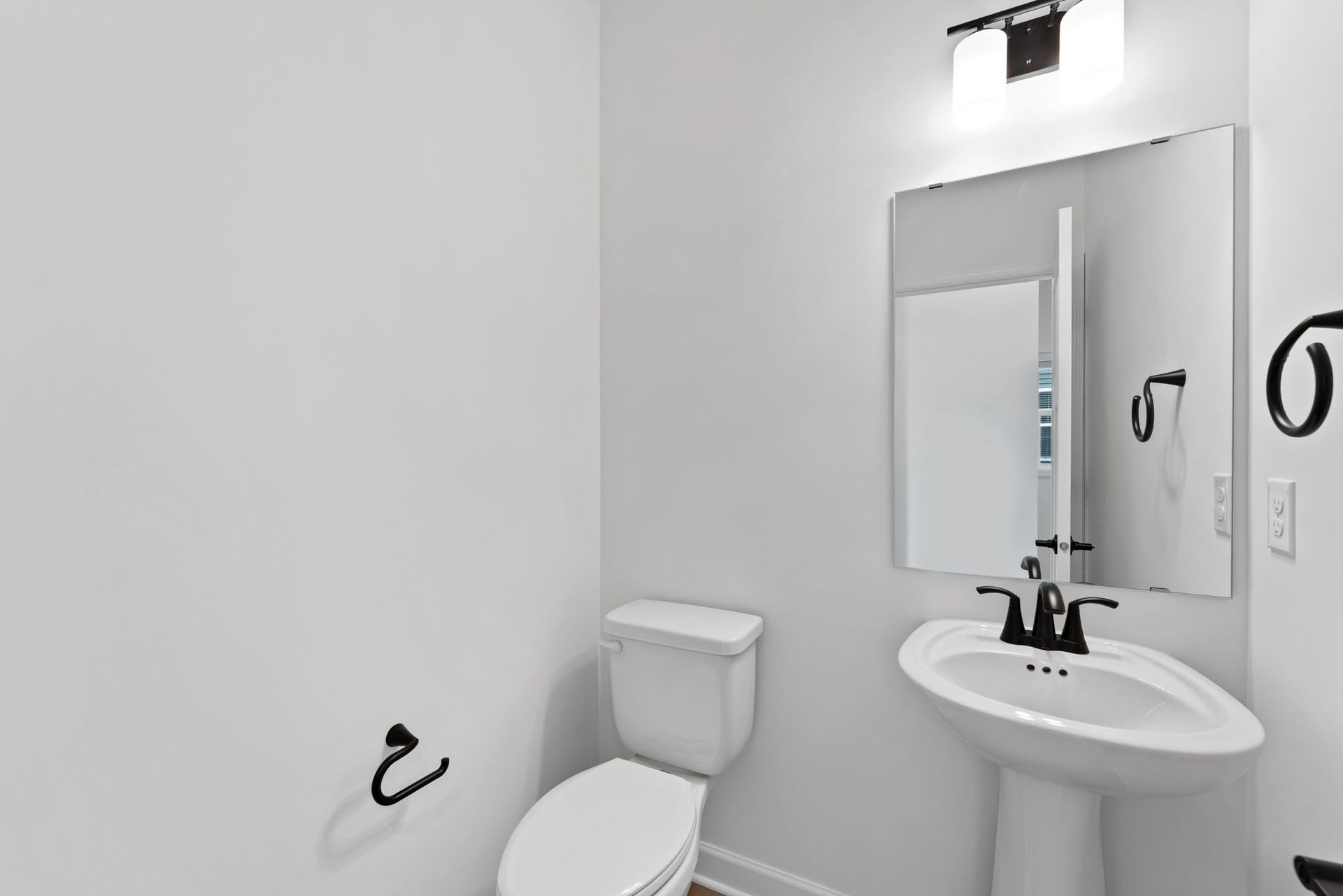 16 Timber Creek Vanderbilt QMI H S5405 Powder Room F1