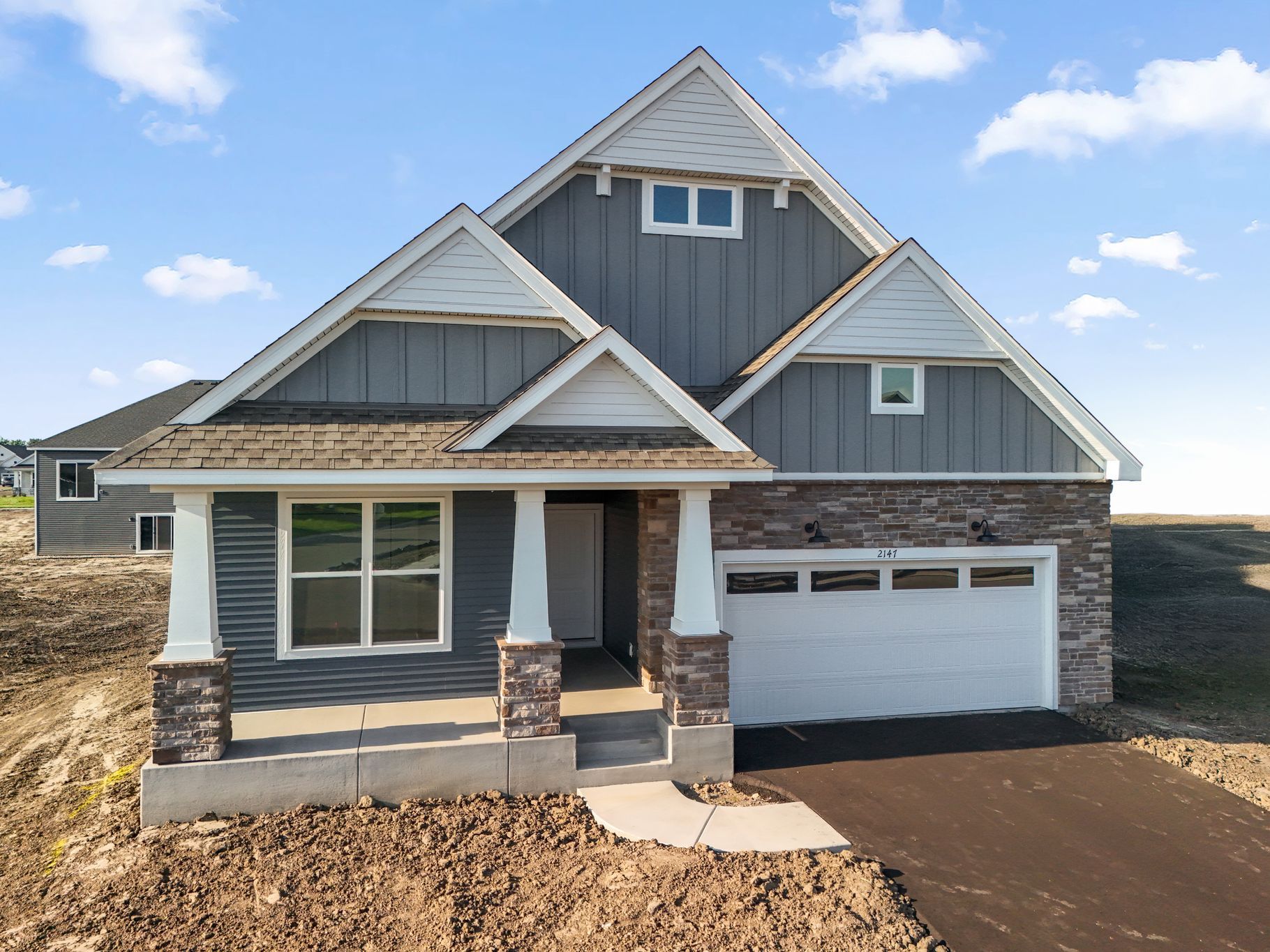2 Watermark Cordoba QMI H S20749548318 Front Yard 1of2 F1