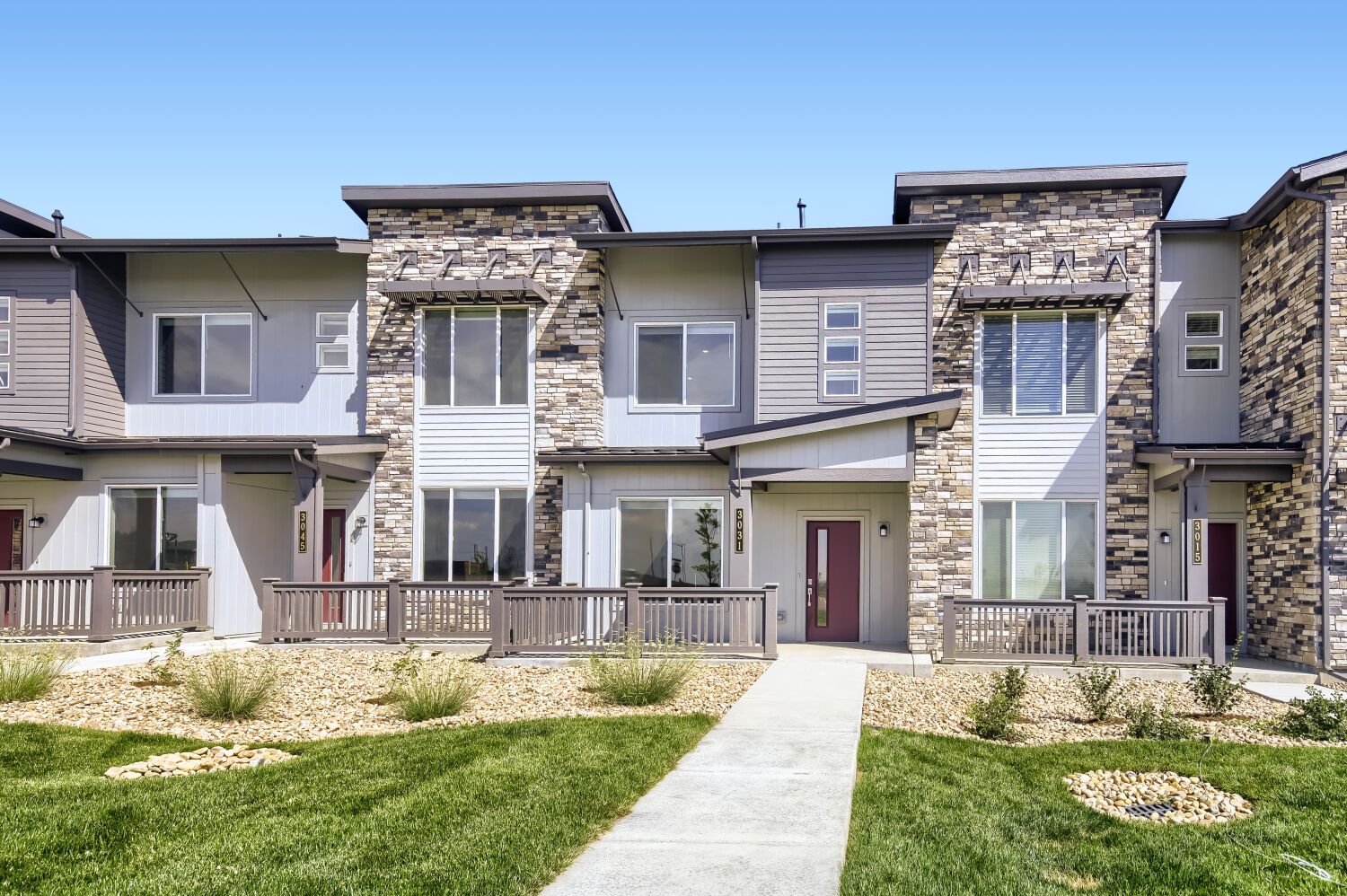 3031 Gladstone Avenue (Plan 302)
