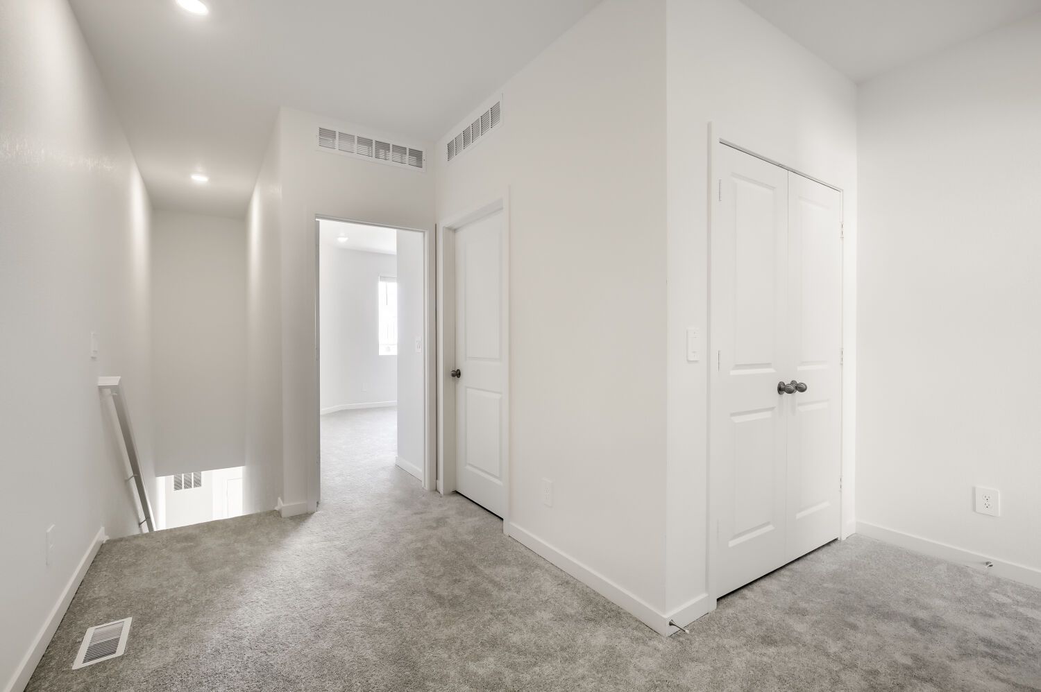3031 Gladstone Ave Loft