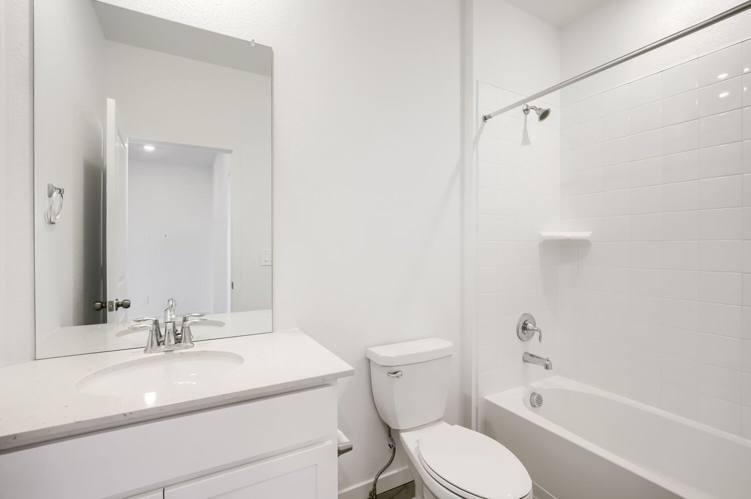 3031 Gladstone Ave Secondary Bathroom