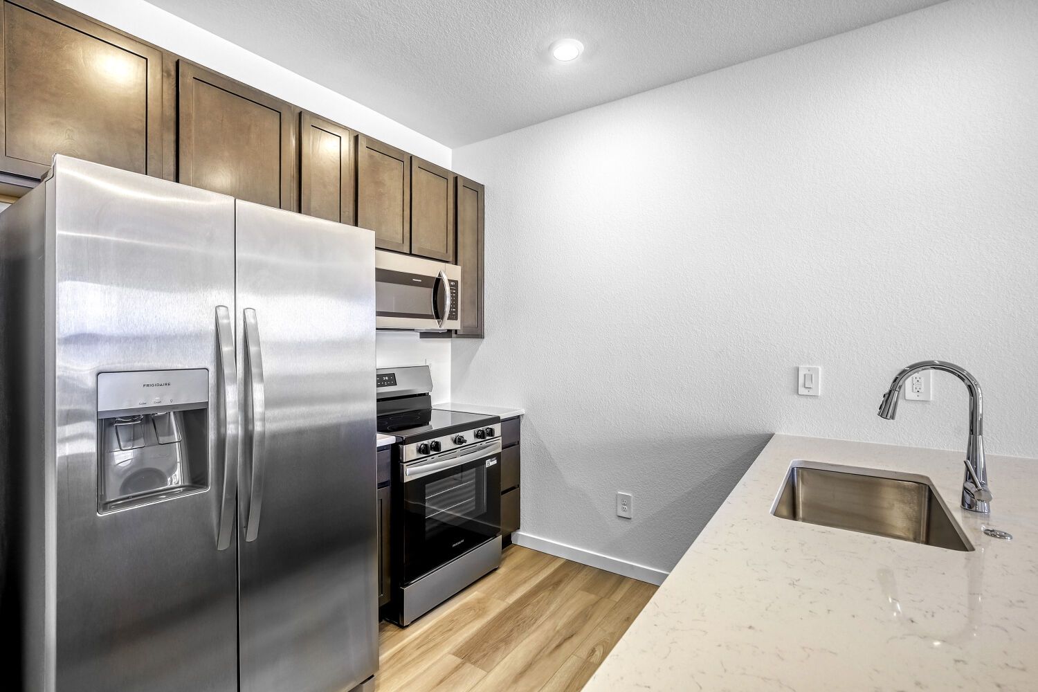 3512 Quincy Bay Pl Kitchen