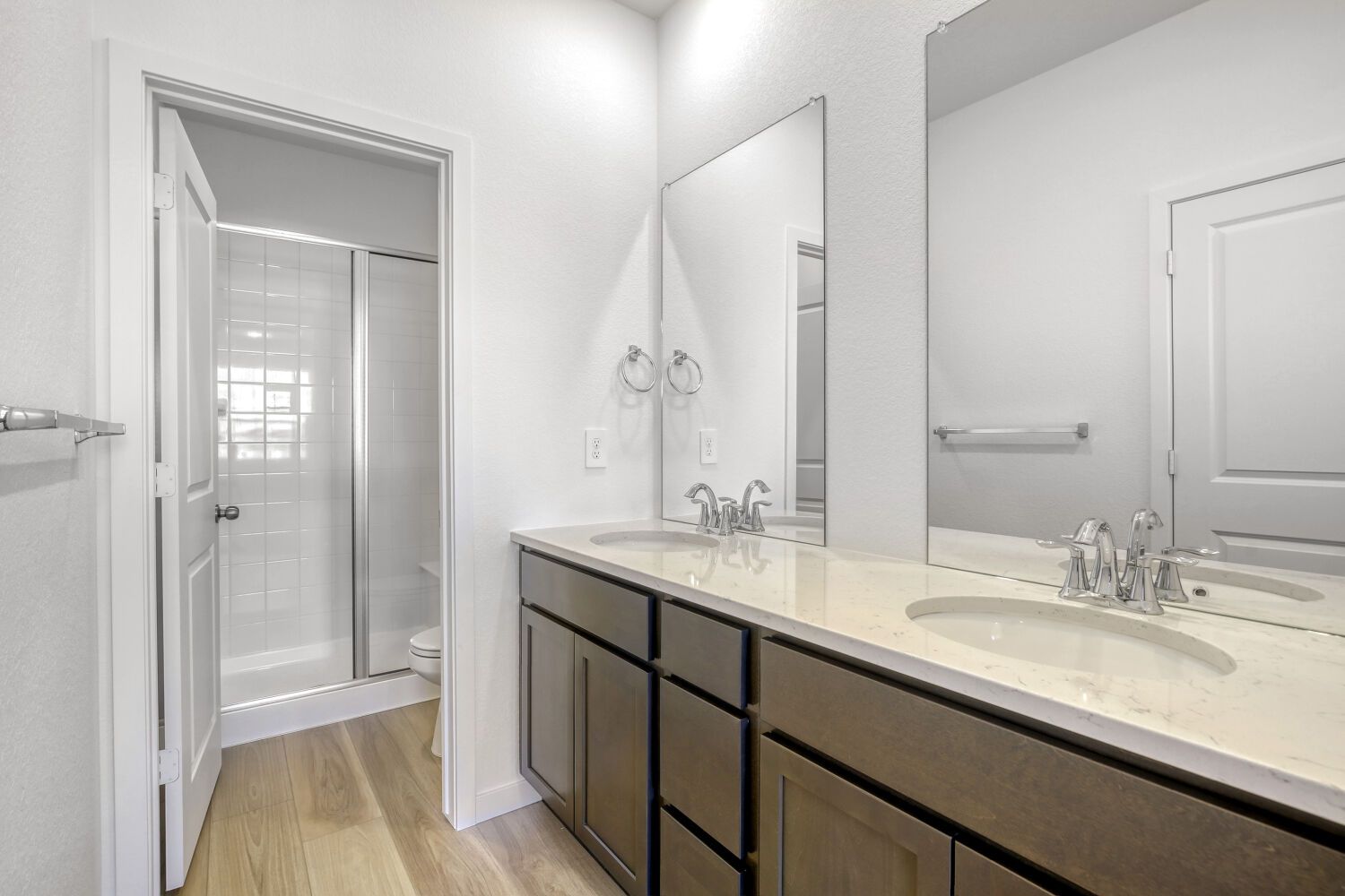 3512 Quincy Bay Pl Owner's Suite Bathroom