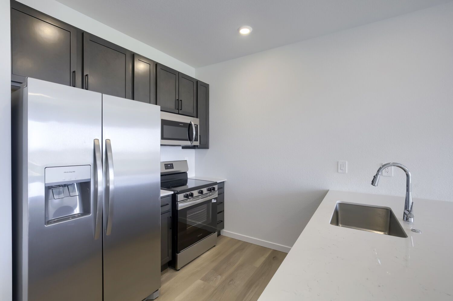 3053 Gladstone Ave Kitchen 2