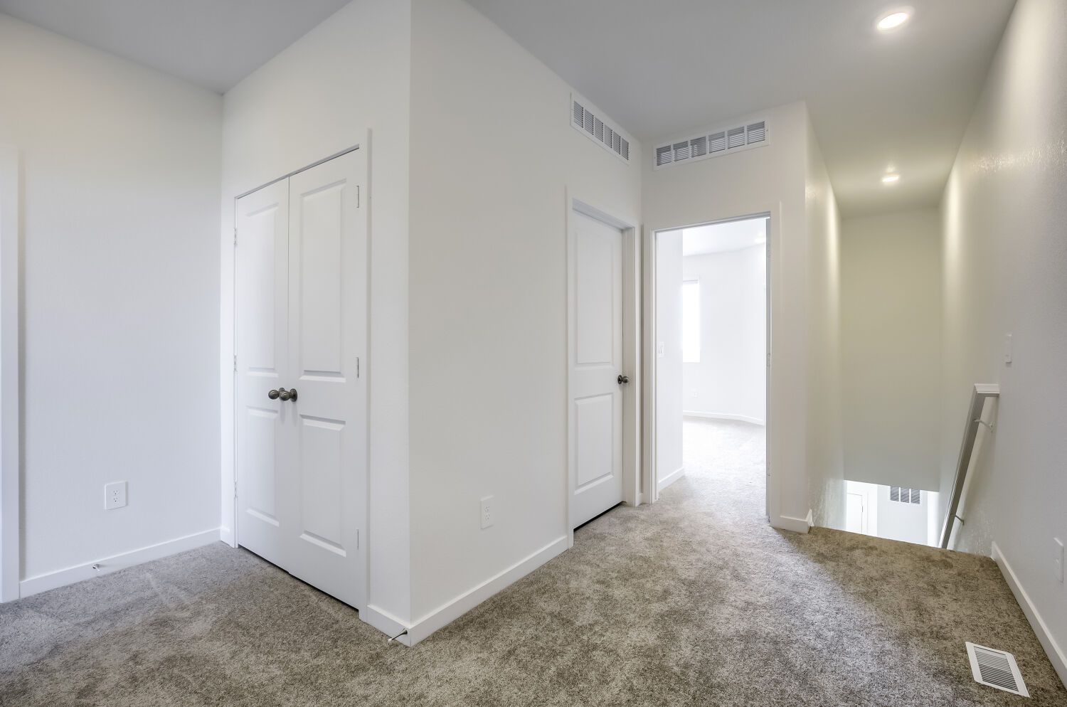 3053 Gladstone Ave Loft