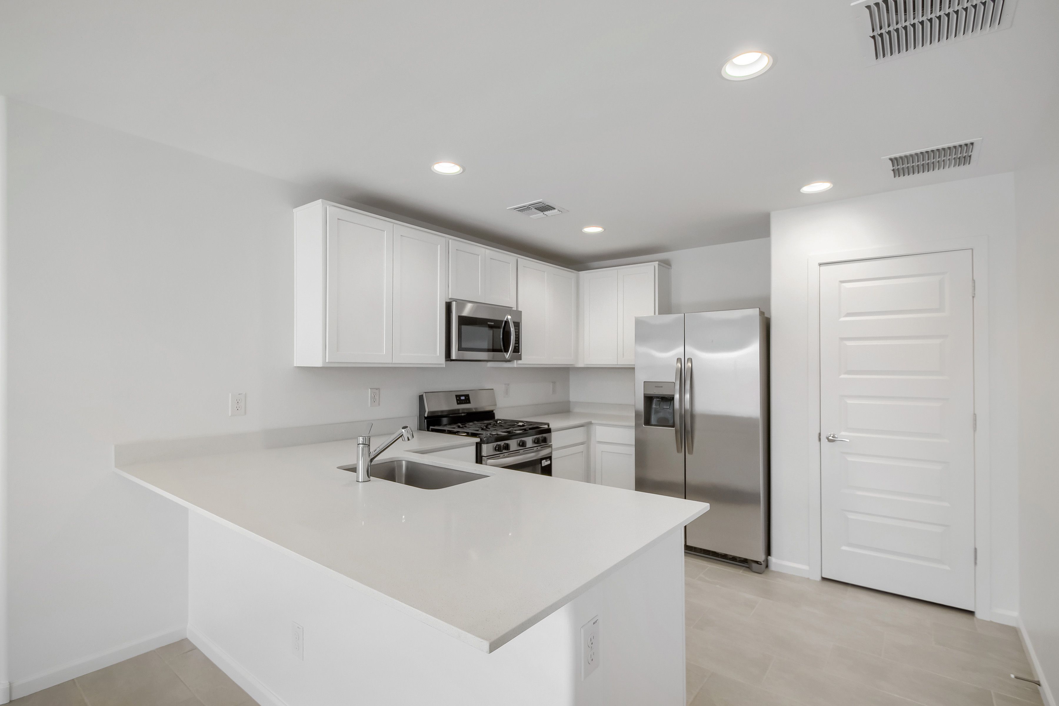 25013 N 174th Ln   Print Quality   006   06 Kitchen