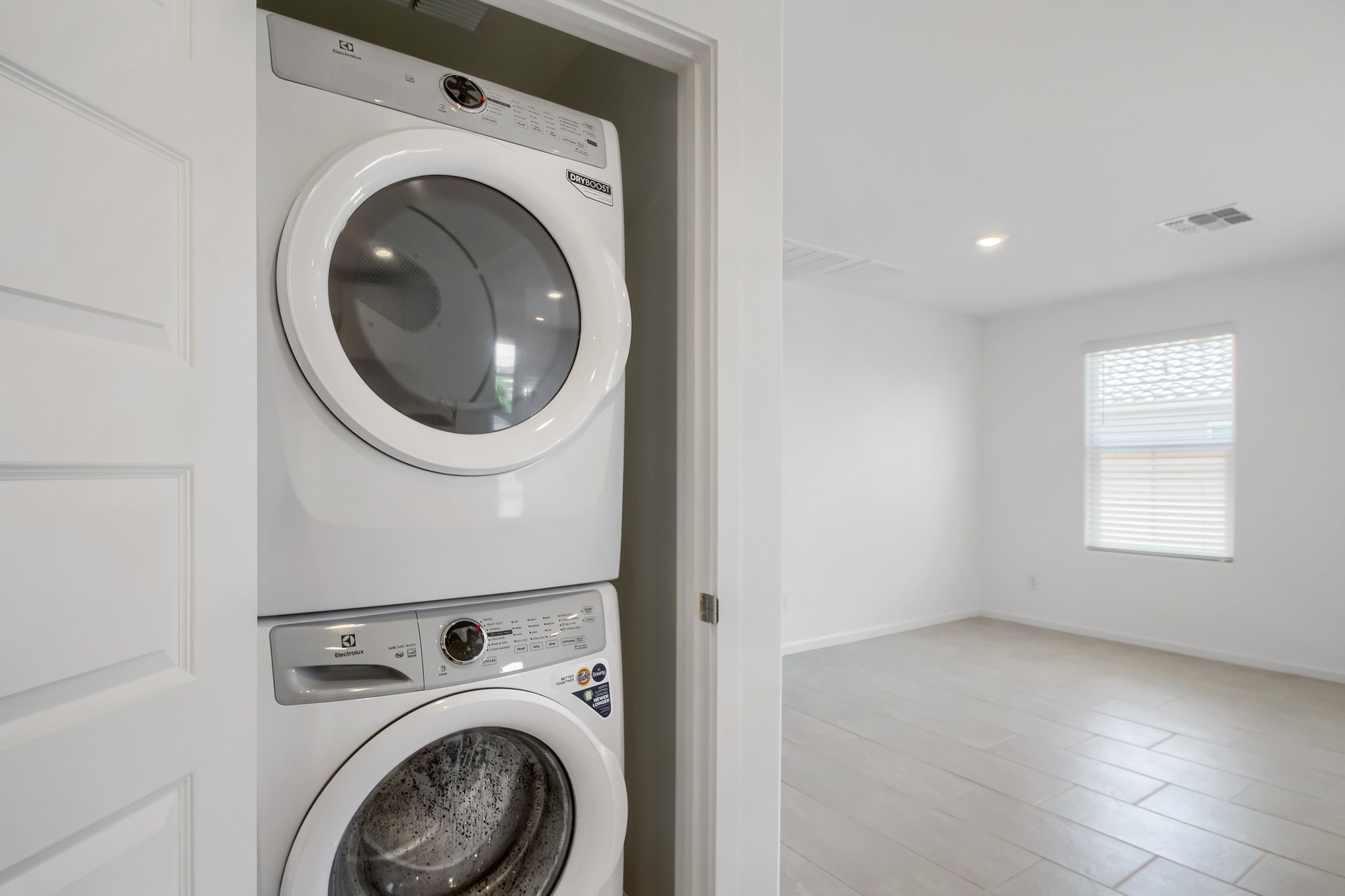 25013 N 174th Ln   Print Quality   016   16 Laundry Room