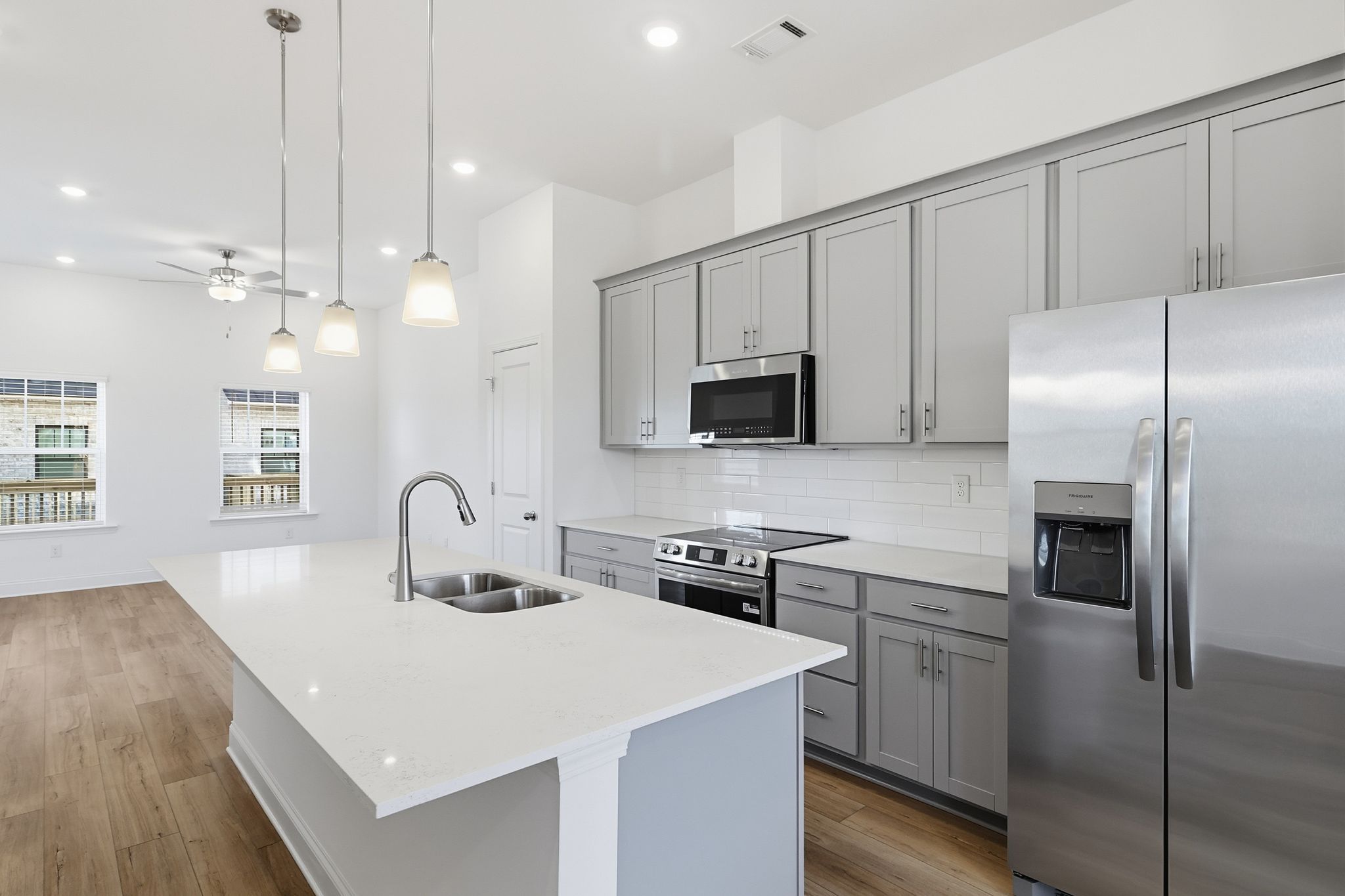 The Encore Townhomes Applause 11