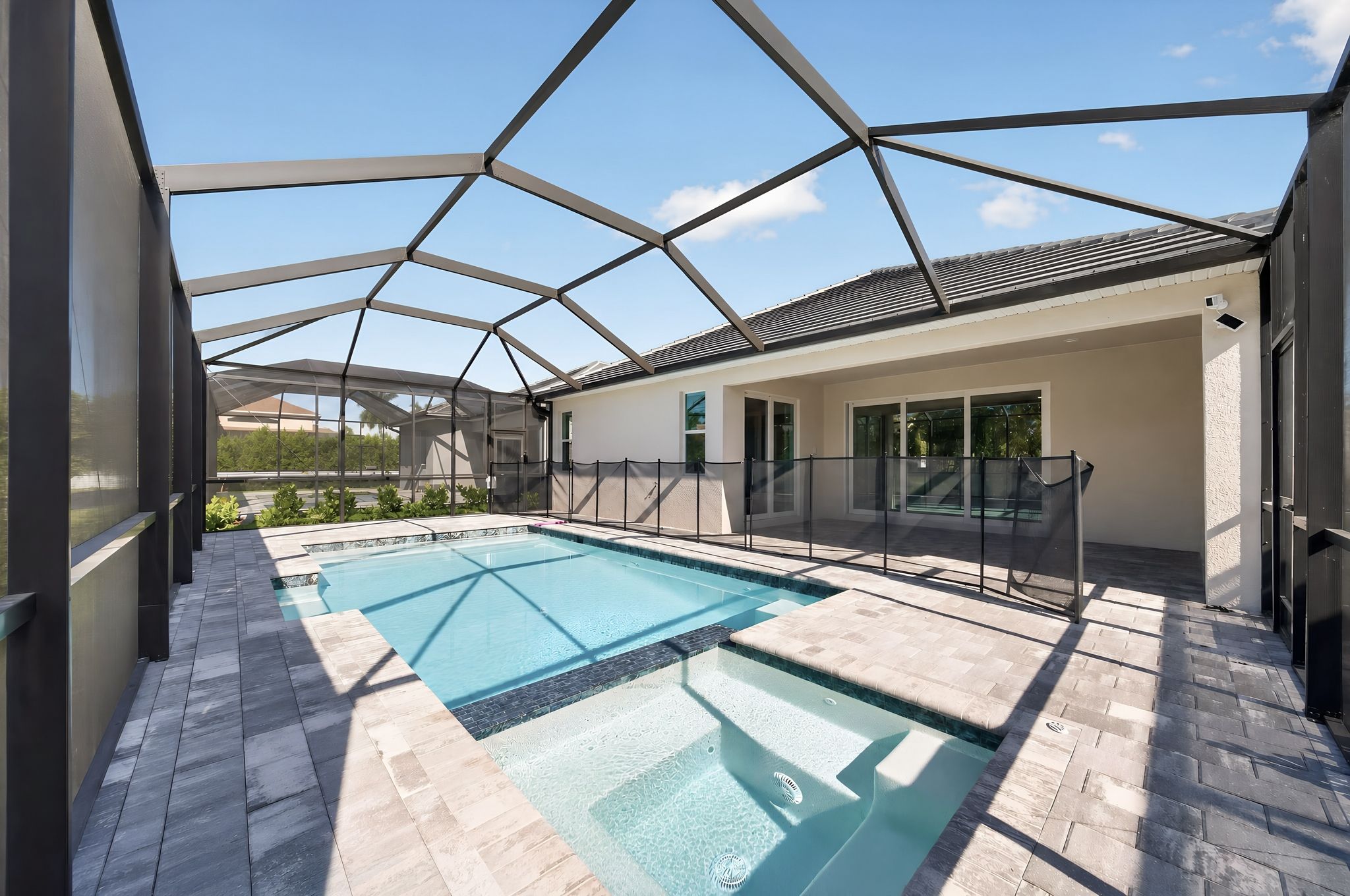 Sandy Key Isabella 10