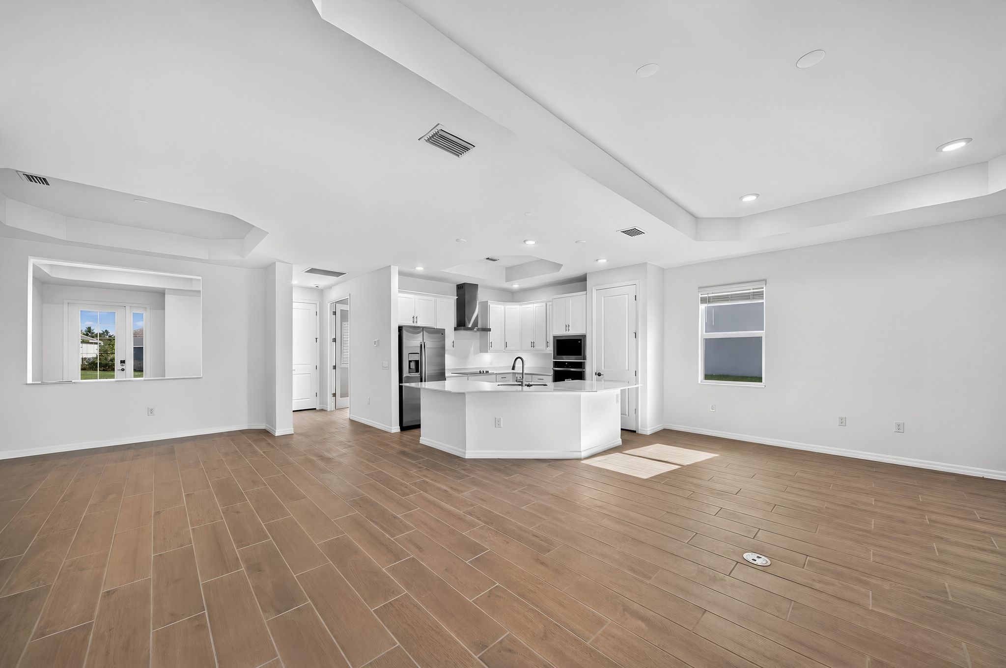 Sandy Key Isabella 20