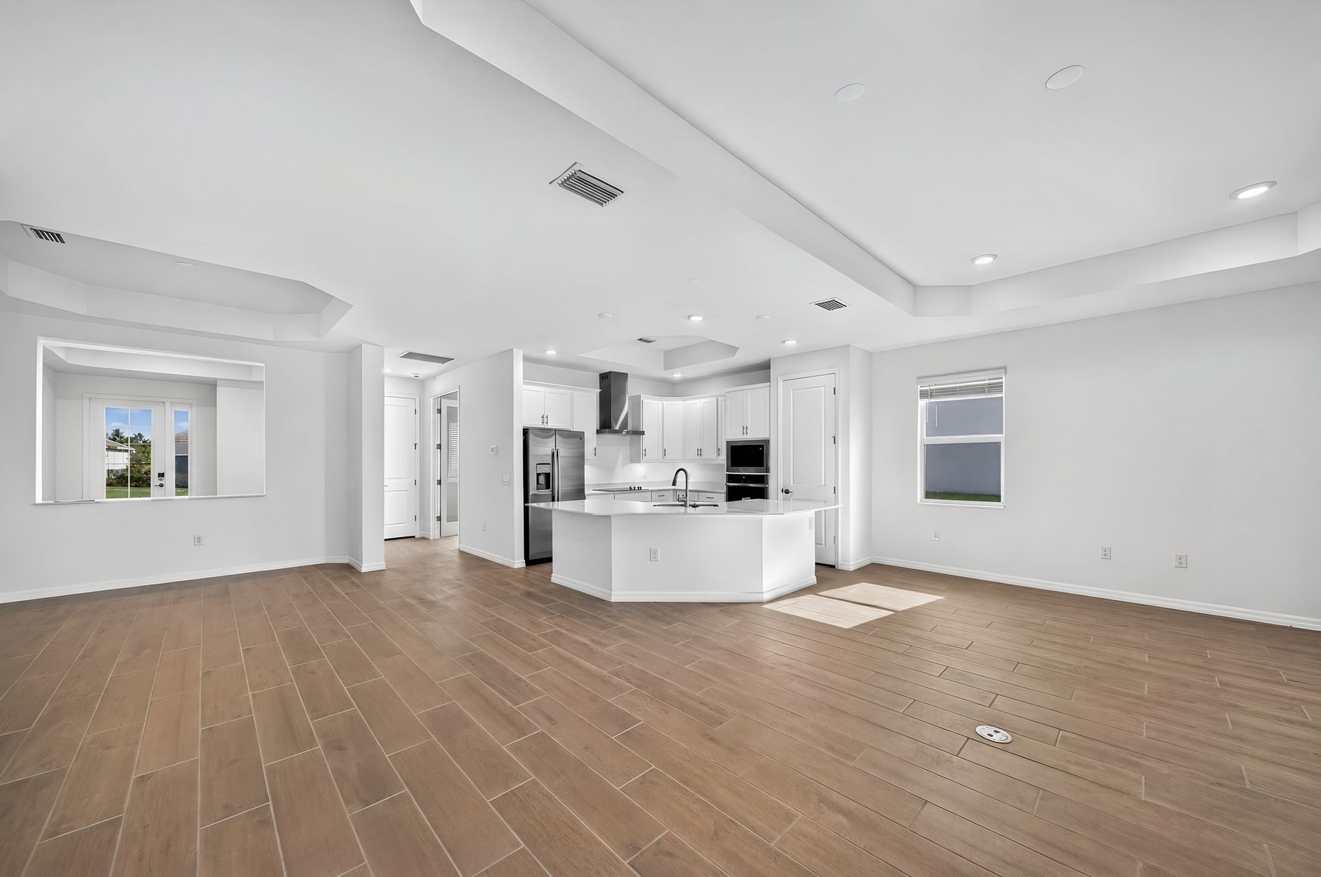 Sandy Key Isabella 20