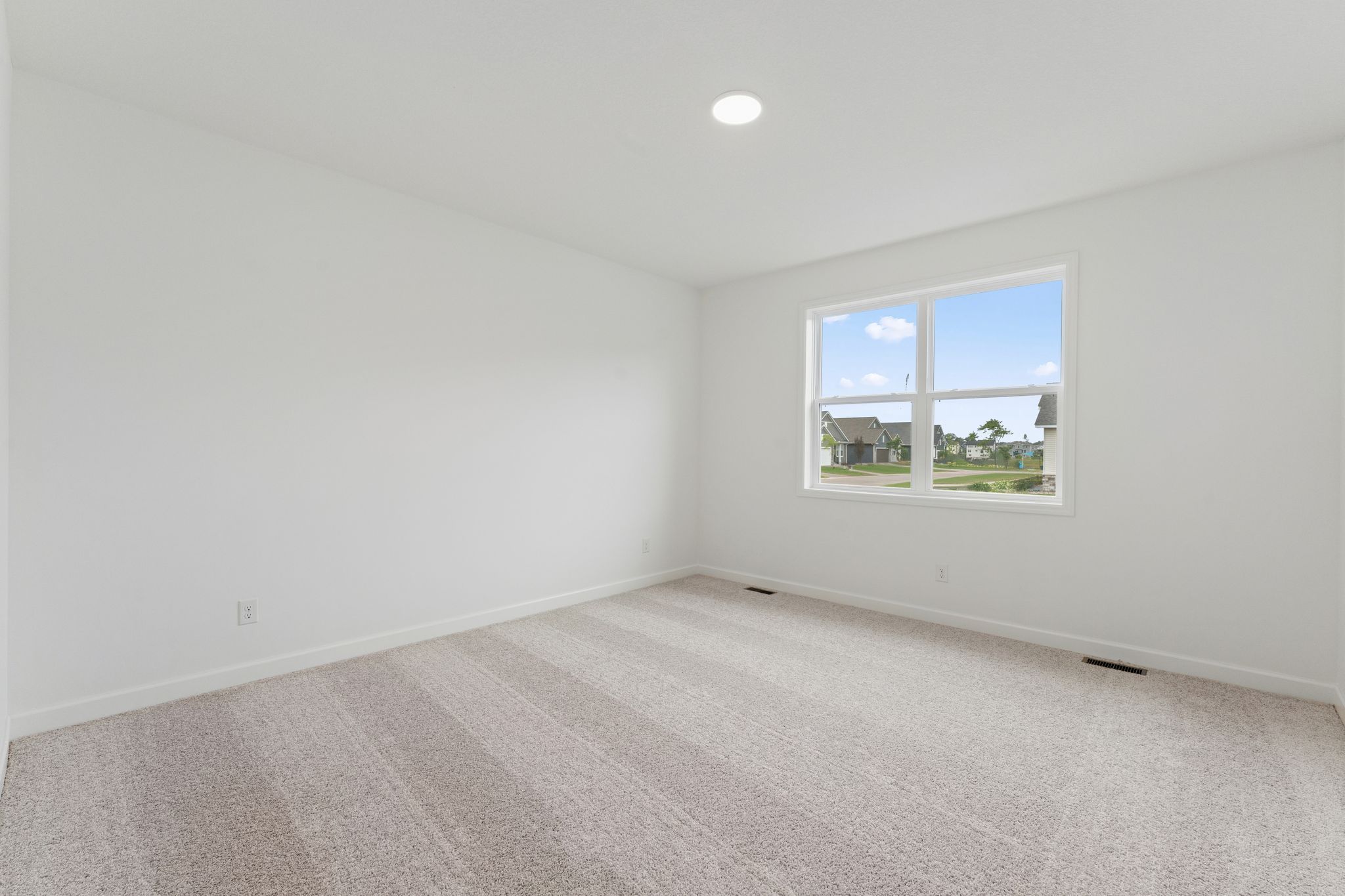 14 Lexington Waters Birmingham QMI H S22222543310 Owners Bedroom 1of2 F1