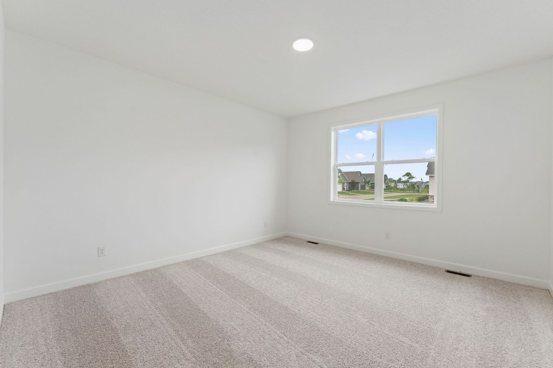 14 Lexington Waters Birmingham QMI H S22222543310 Owners Bedroom 1of2 F1