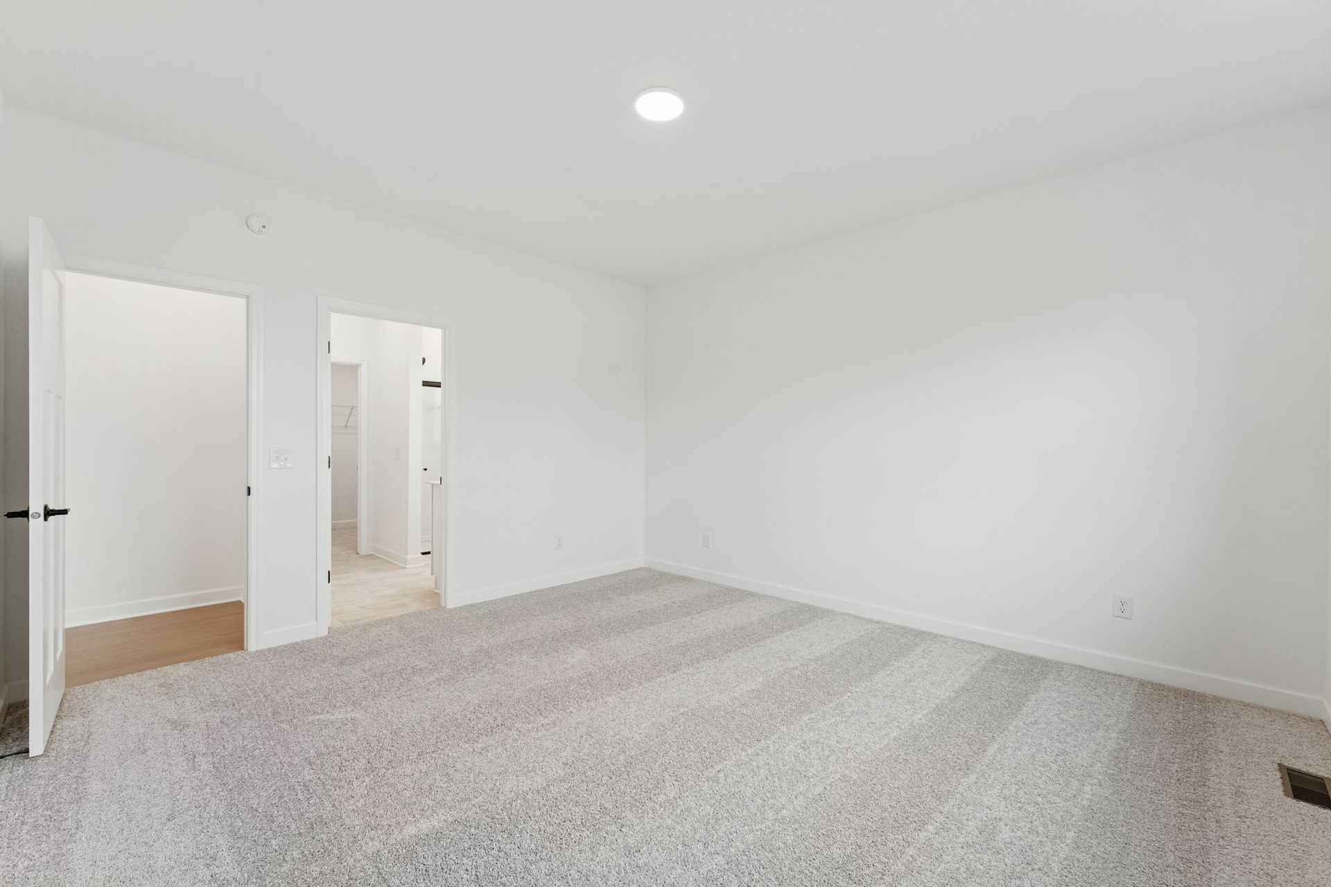 15 Lexington Waters Birmingham QMI H S22222543310 Owners Bedroom 2of2 F1