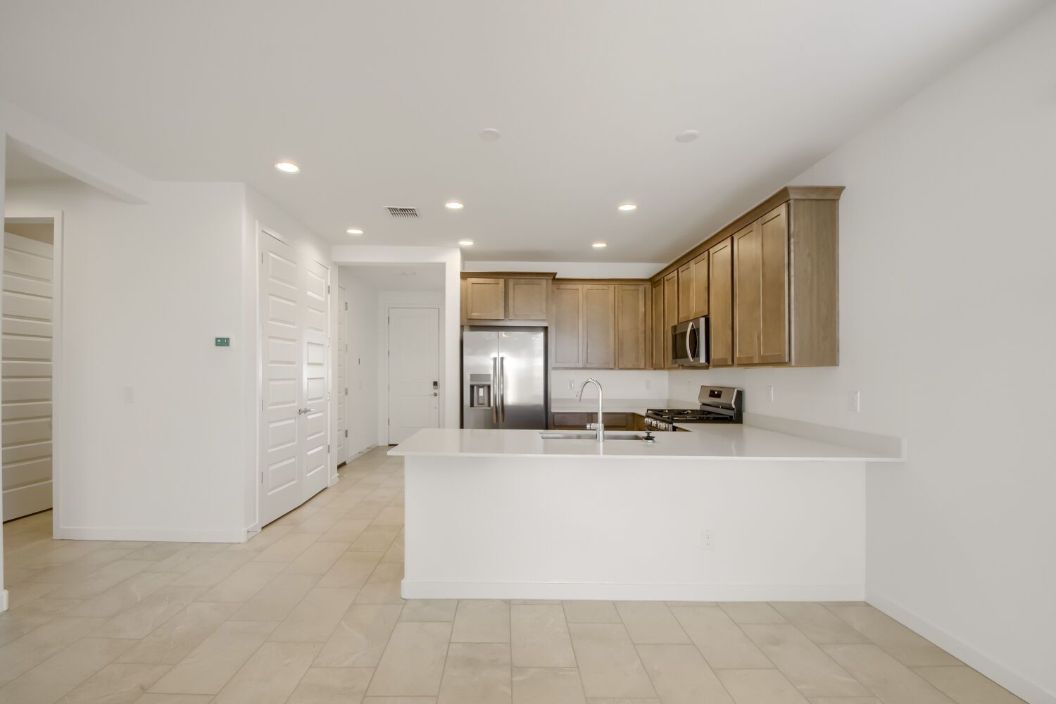 18646 W Hiddenview Dr   Web Quality   004   04 Kitchen
