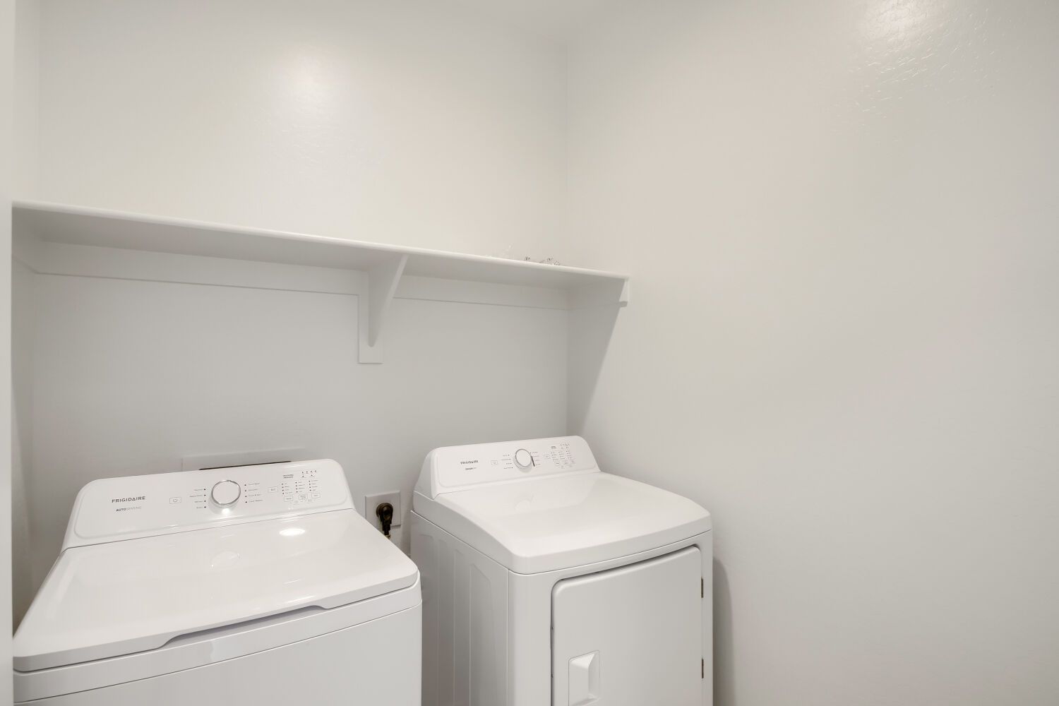 18646 W Hiddenview Dr   Web Quality   010   10 Laundry Room