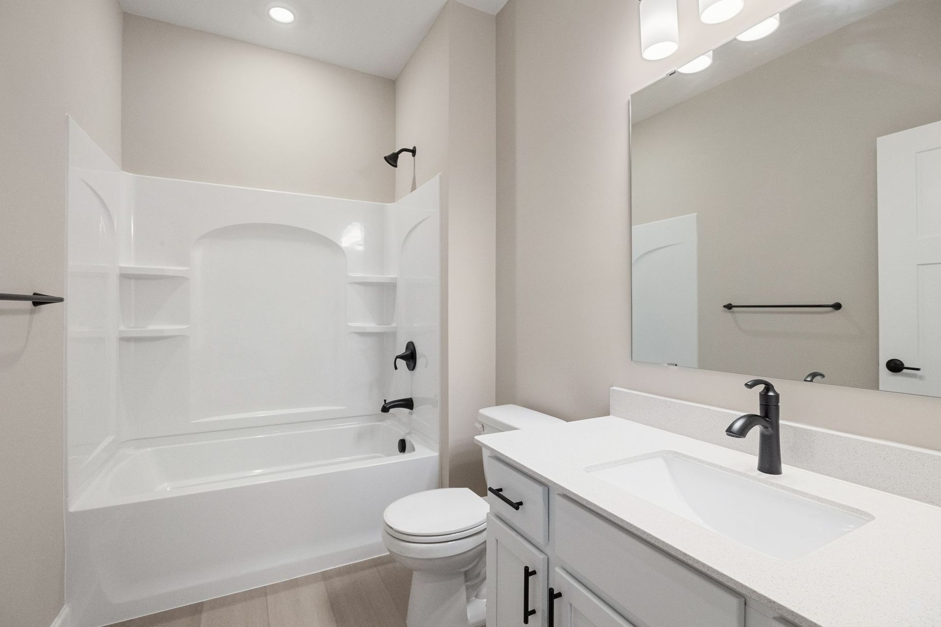 2 Cedar Hills Como QMI H S5210 Bathroom 1of2 F1