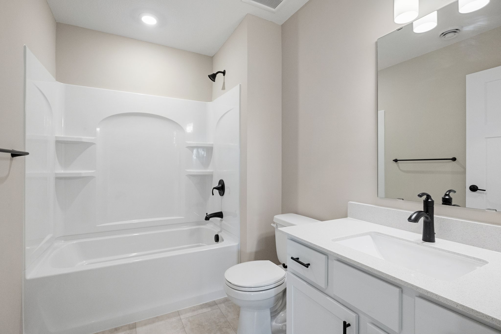 3 Cedar Hills Como QMI H S5210 Bathroom 2of2 F0