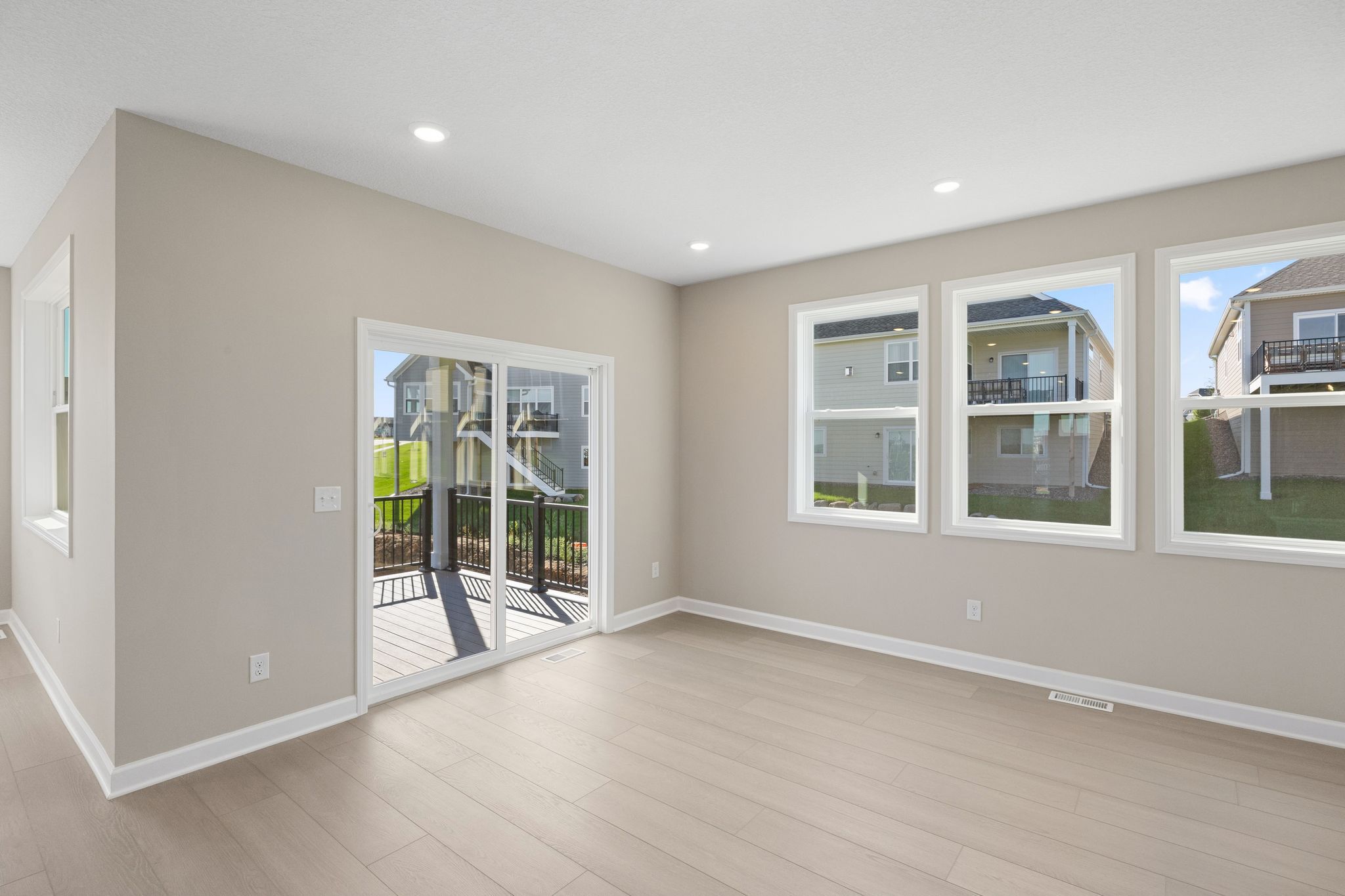 6 Cedar Hills Como QMI H S5210 Dining Room F1