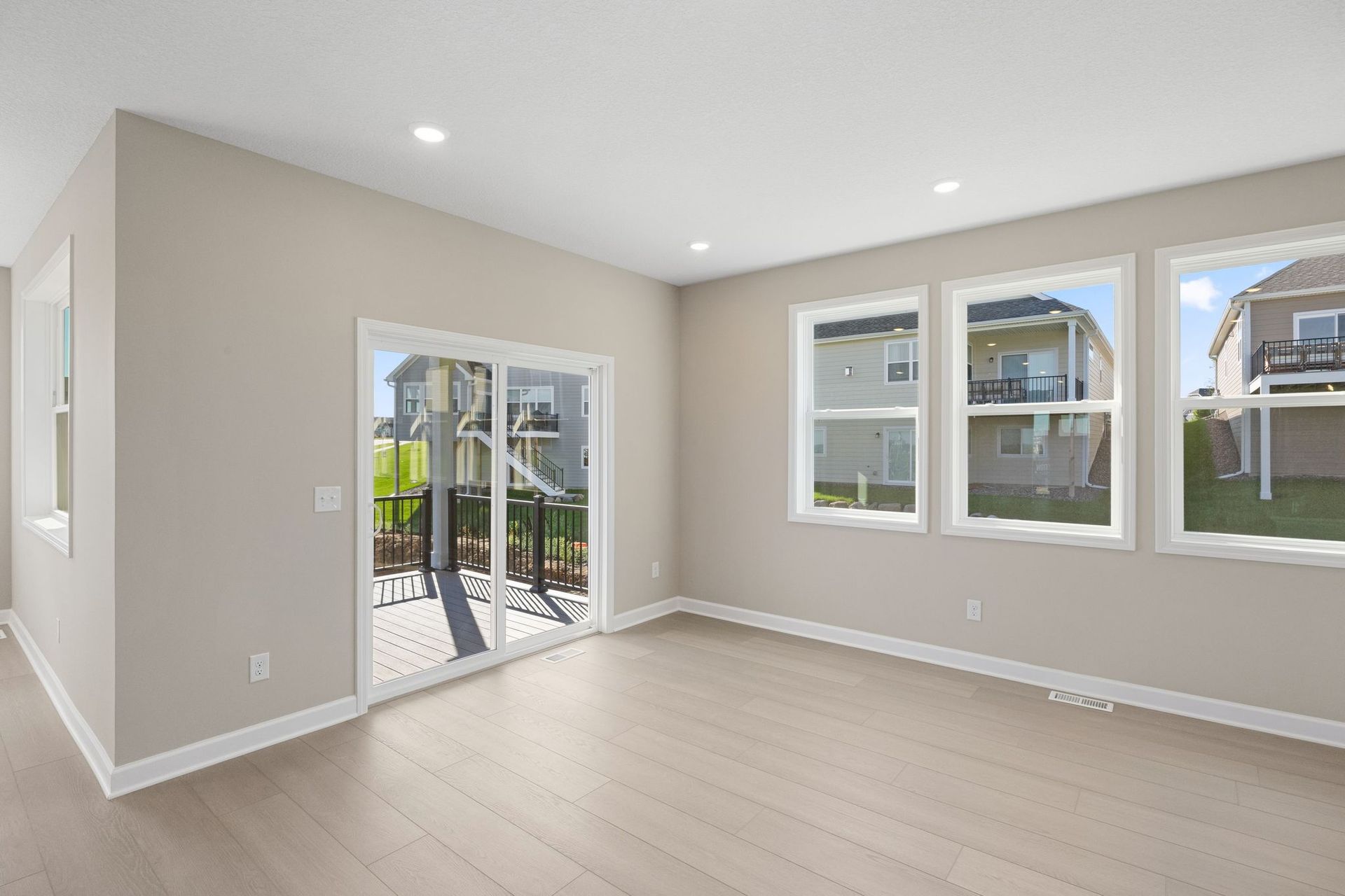 6 Cedar Hills Como QMI H S5210 Dining Room F1