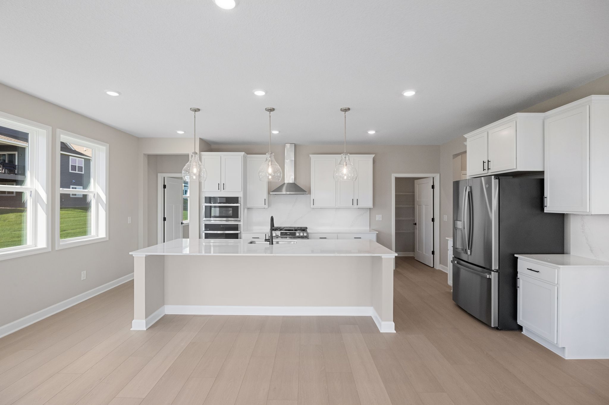 9 Cedar Hills Como QMI H S5210 Kitchen 1of3 F1