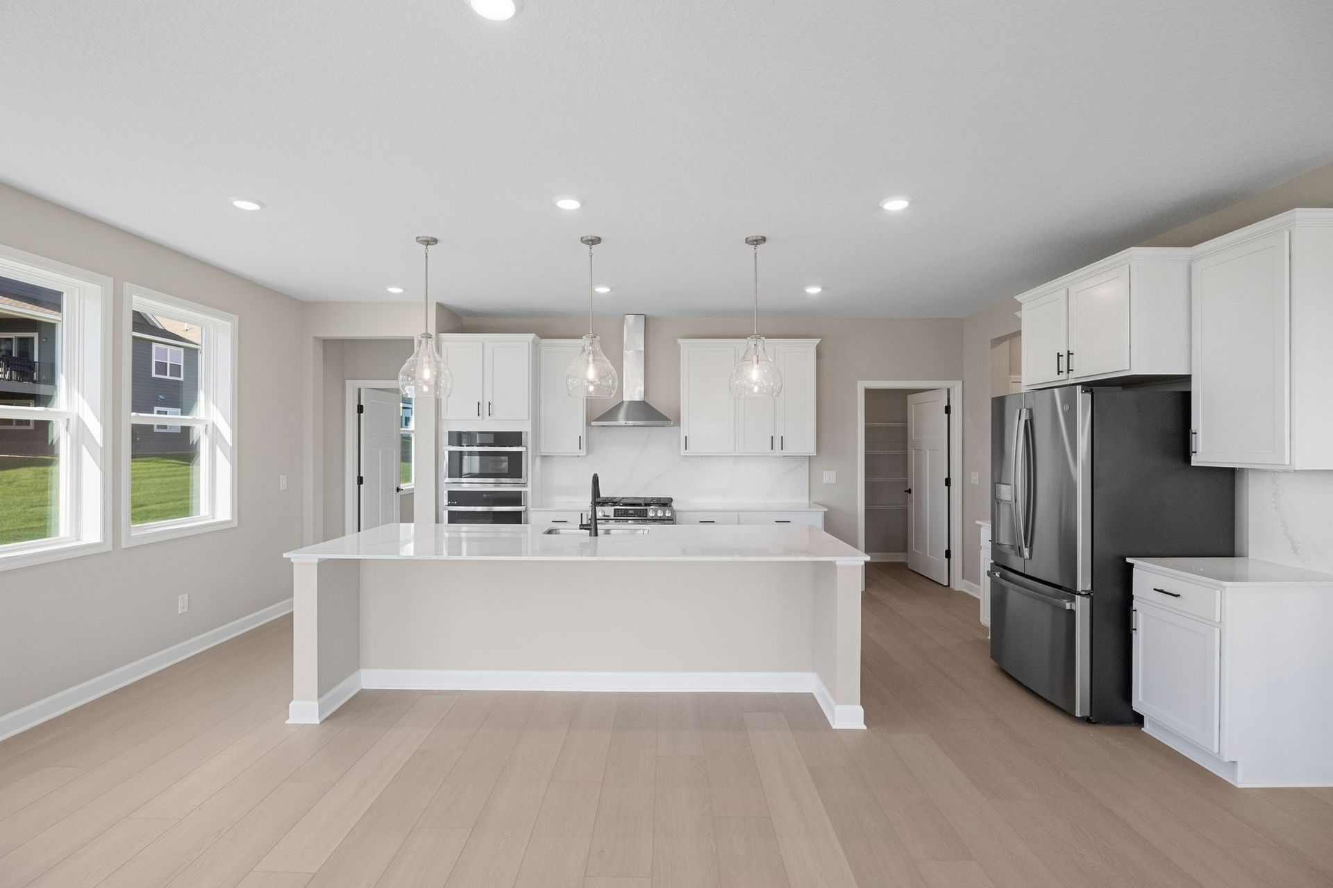9 Cedar Hills Como QMI H S5210 Kitchen 1of3 F1