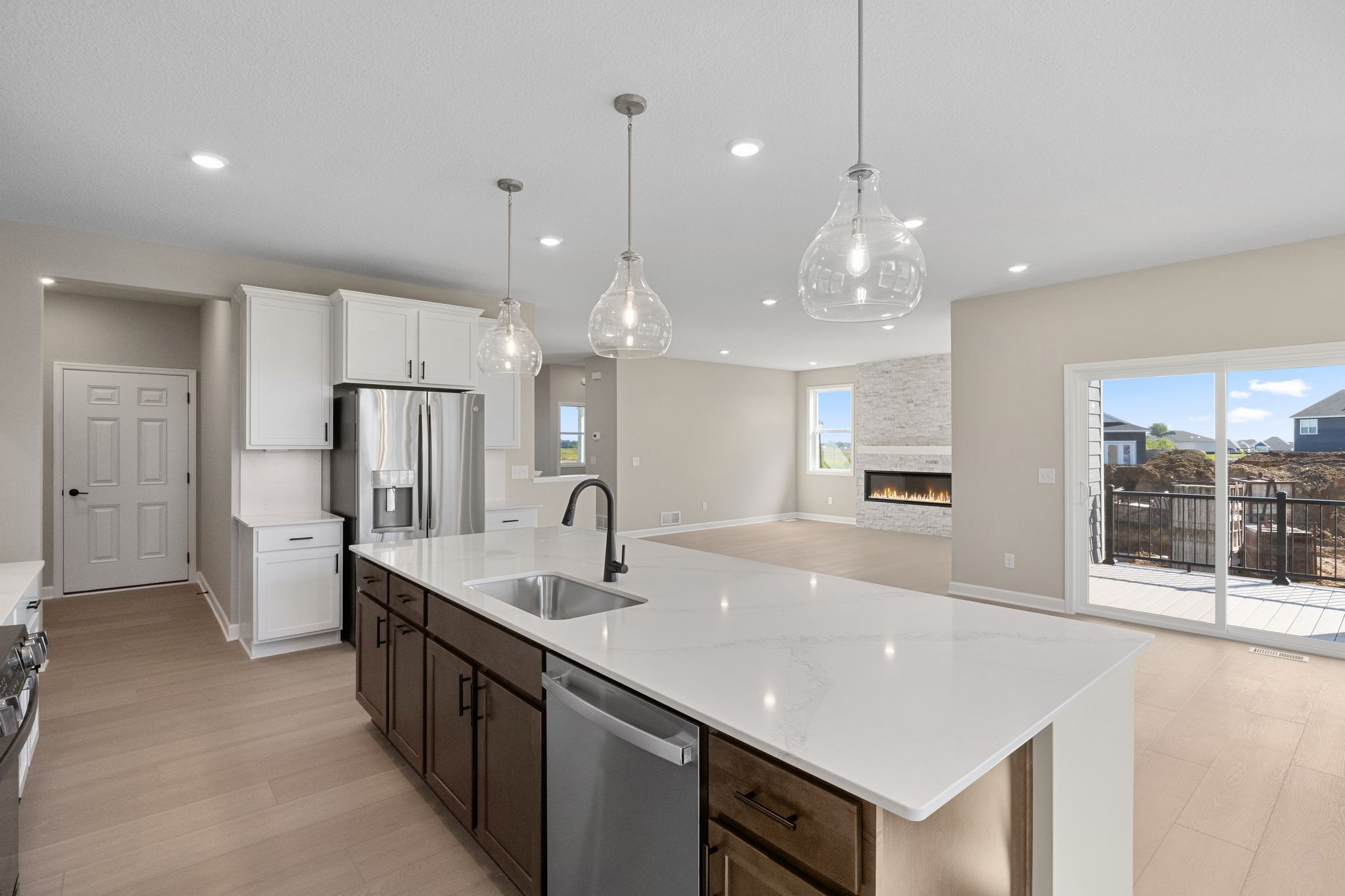 10 Cedar Hills Como QMI H S5210 Kitchen 2of3 F1