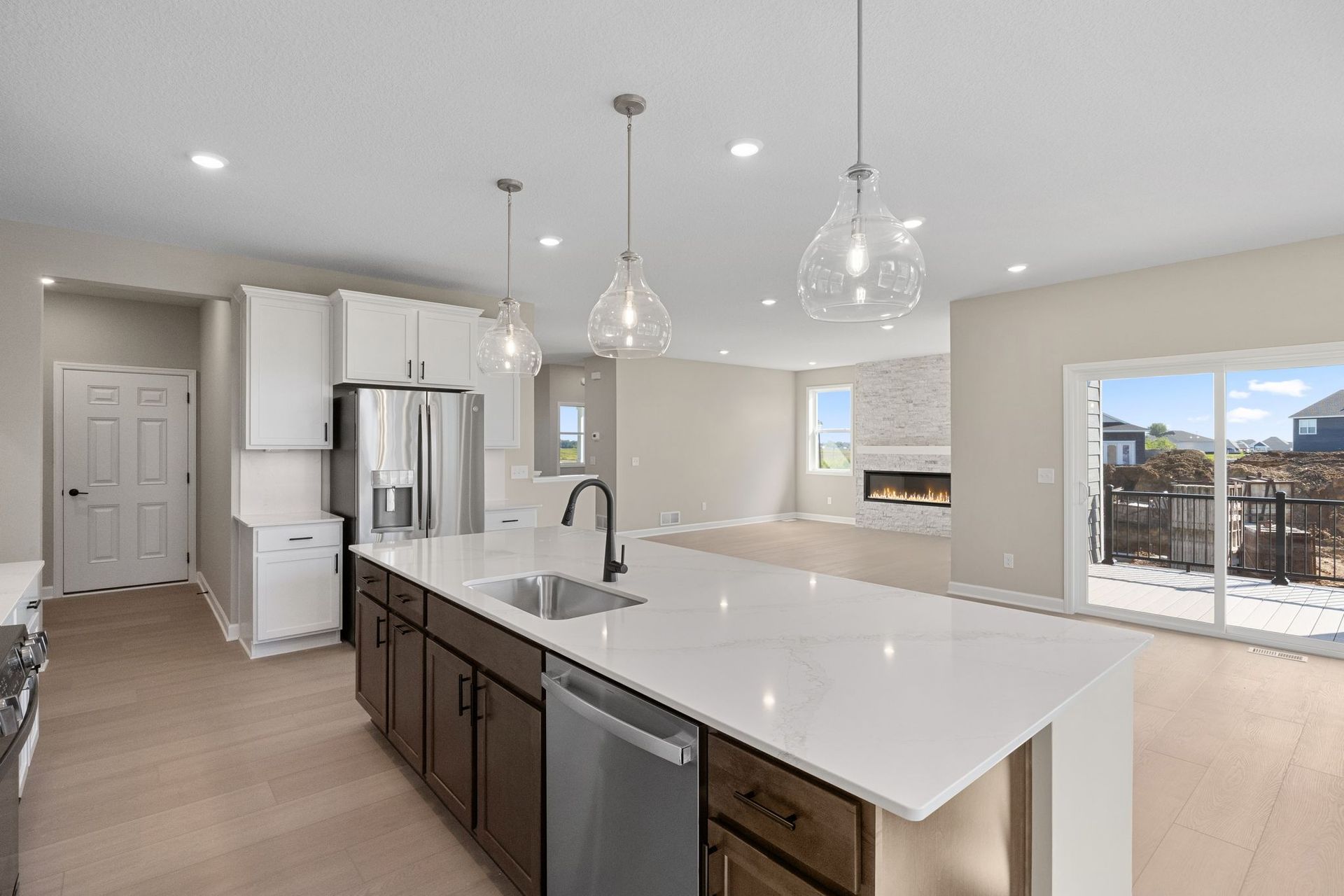 10 Cedar Hills Como QMI H S5210 Kitchen 2of3 F1