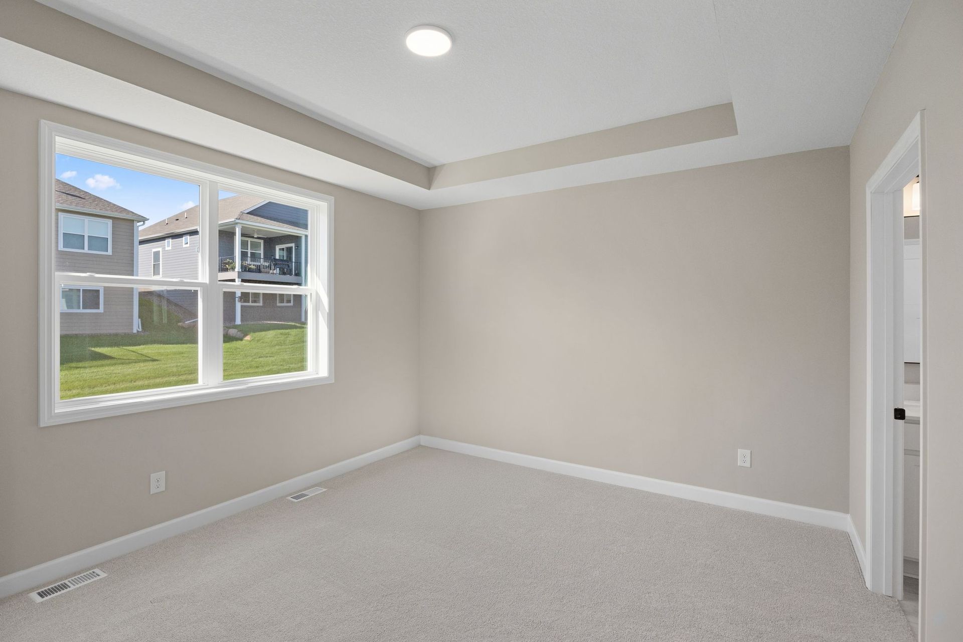 14 Cedar Hills Como QMI H S5210 Owners Bedroom F1