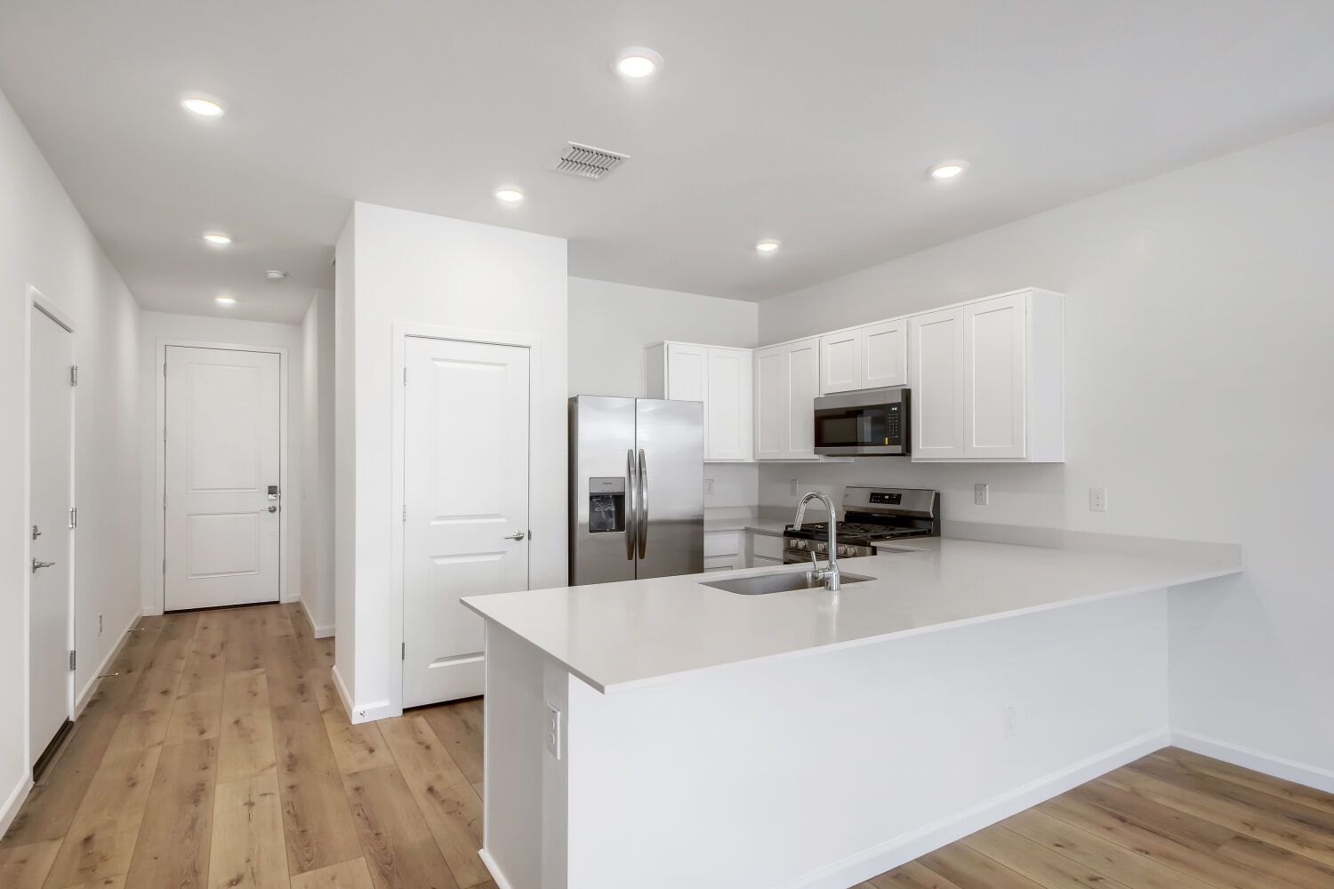 18758 W Sandlewood Dr   Web Quality   005   05 Kitchen