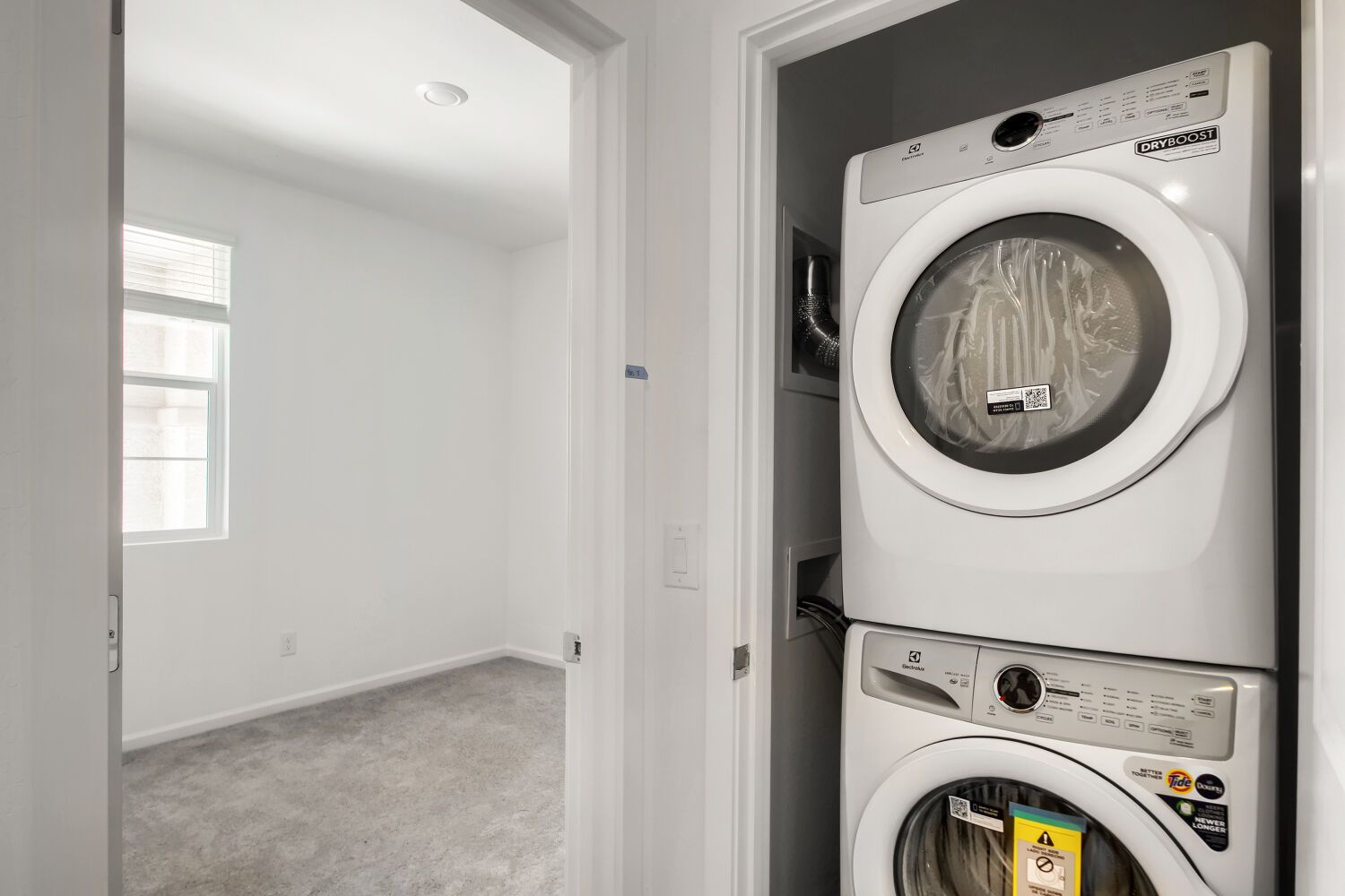 18758 W Sandlewood Dr   Web Quality   010   10 Laundry Room