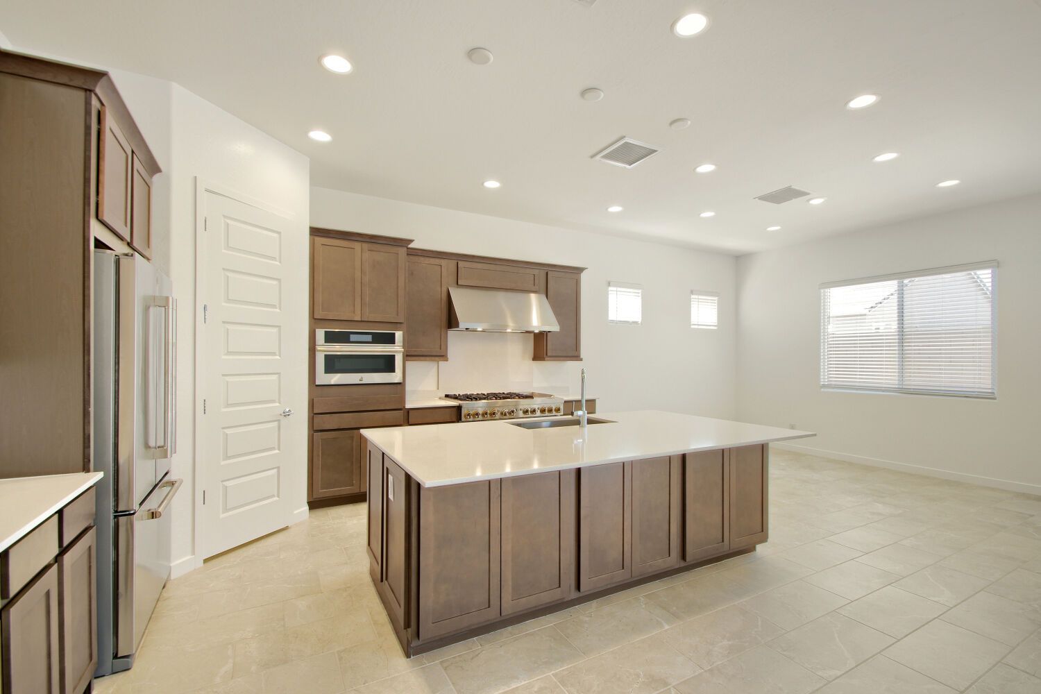 25152 N 177th AVE   Web Quality   004   04 Kitchen